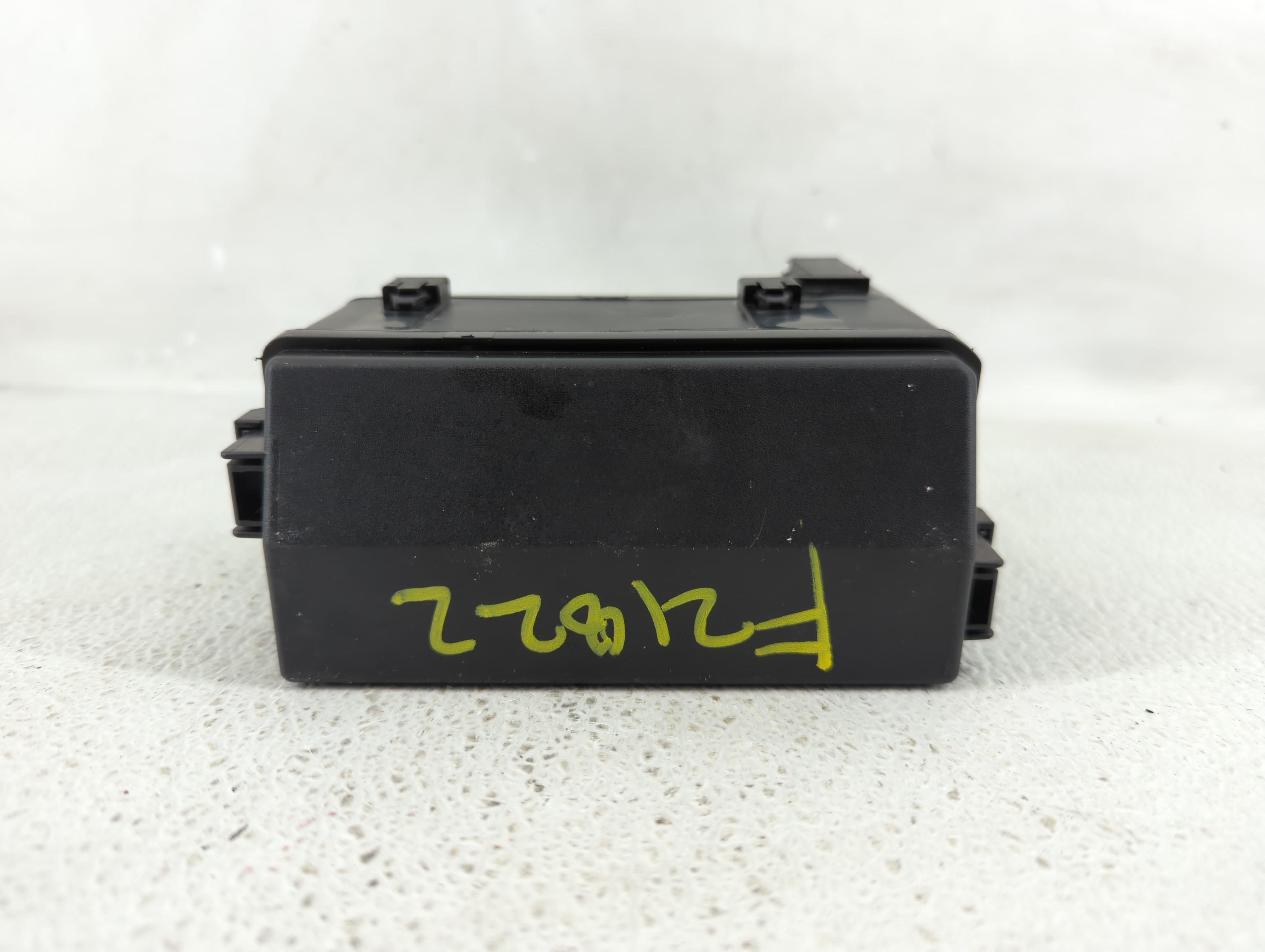 Picture of 2020-2022 Nissan Versa Fusebox Fuse Box Relay Module 1232719