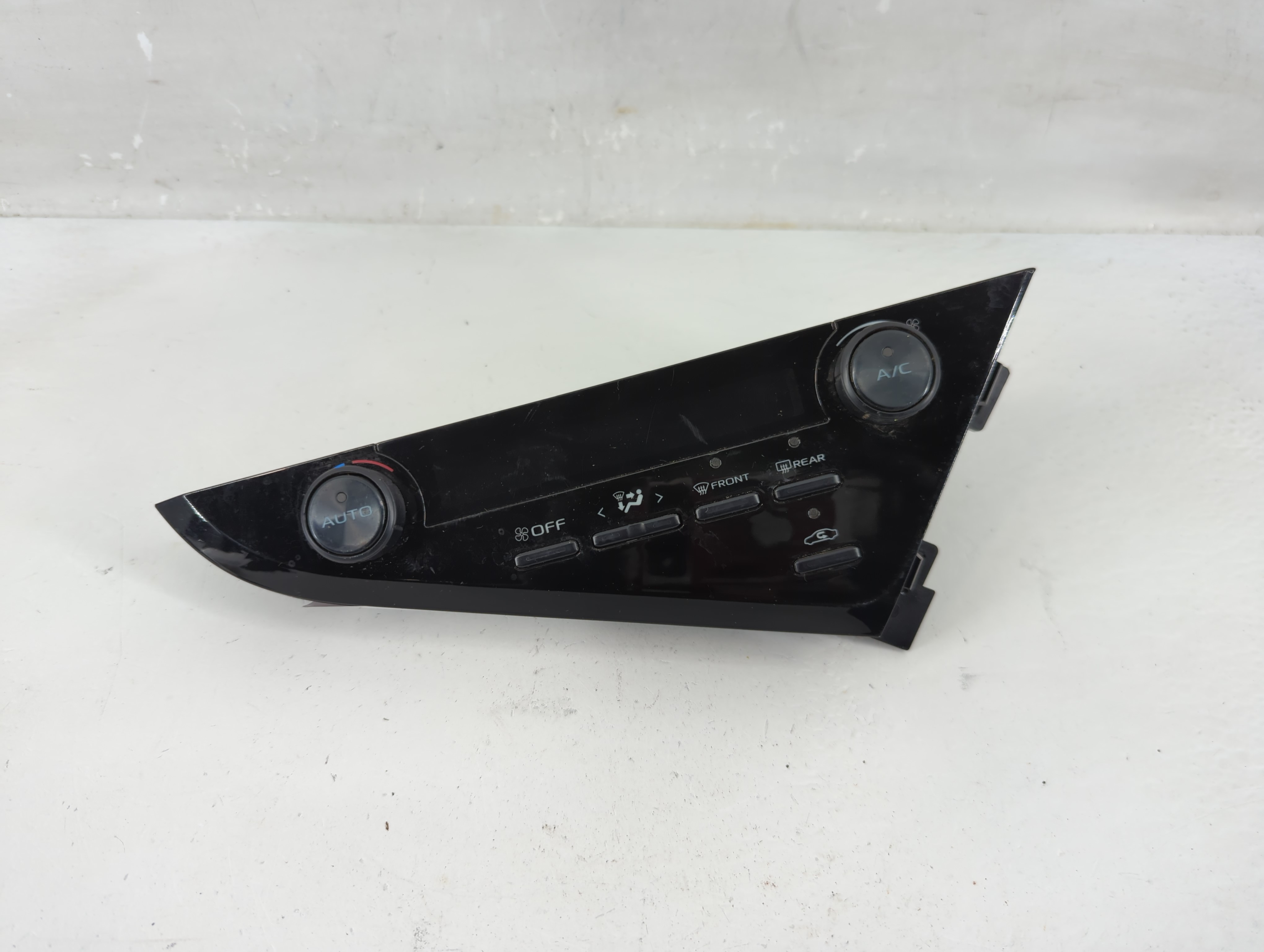 2018-2022 Toyota Camry Ac Heater Roof Climate Control 1232853 - Oemusedautoparts1.com