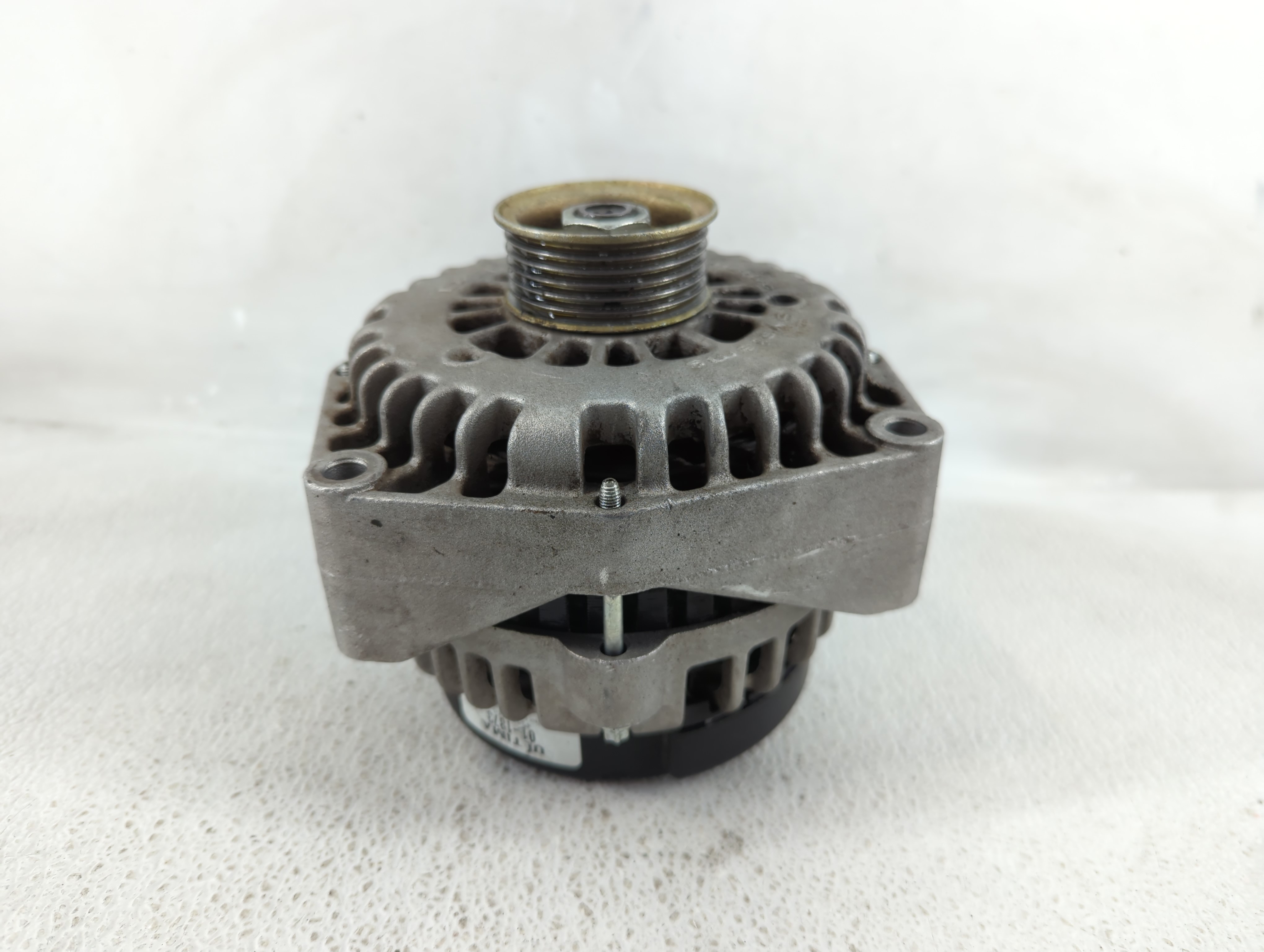 Picture of 2010 Gmc Yukon Xl 2500 Alternator Generator Charging Assembly Engine Oem 1232881