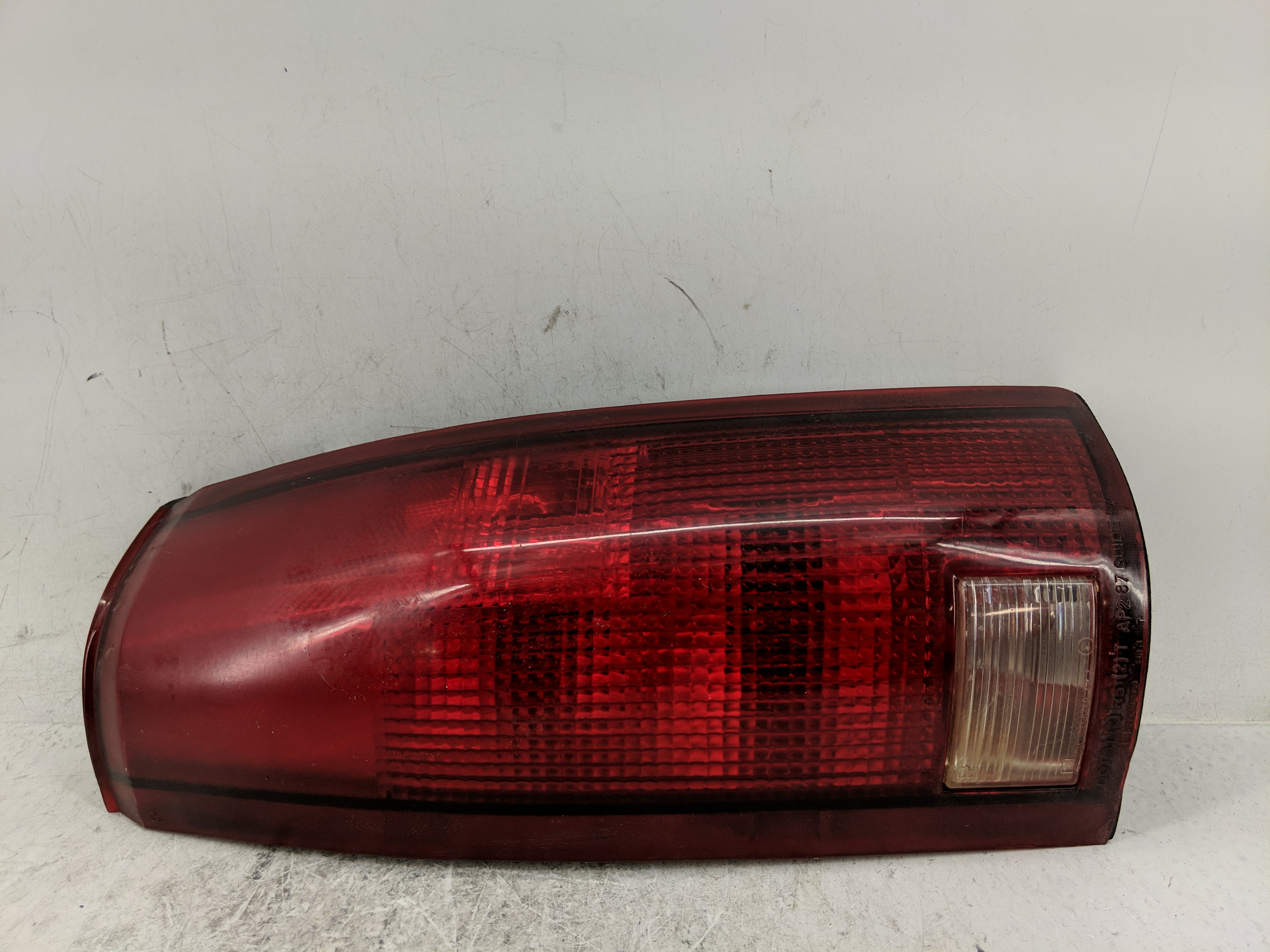 Chevrolet K1500 Passenger Right Side Tail Light Taillight Oem 1232908 - Oemusedautoparts1.com