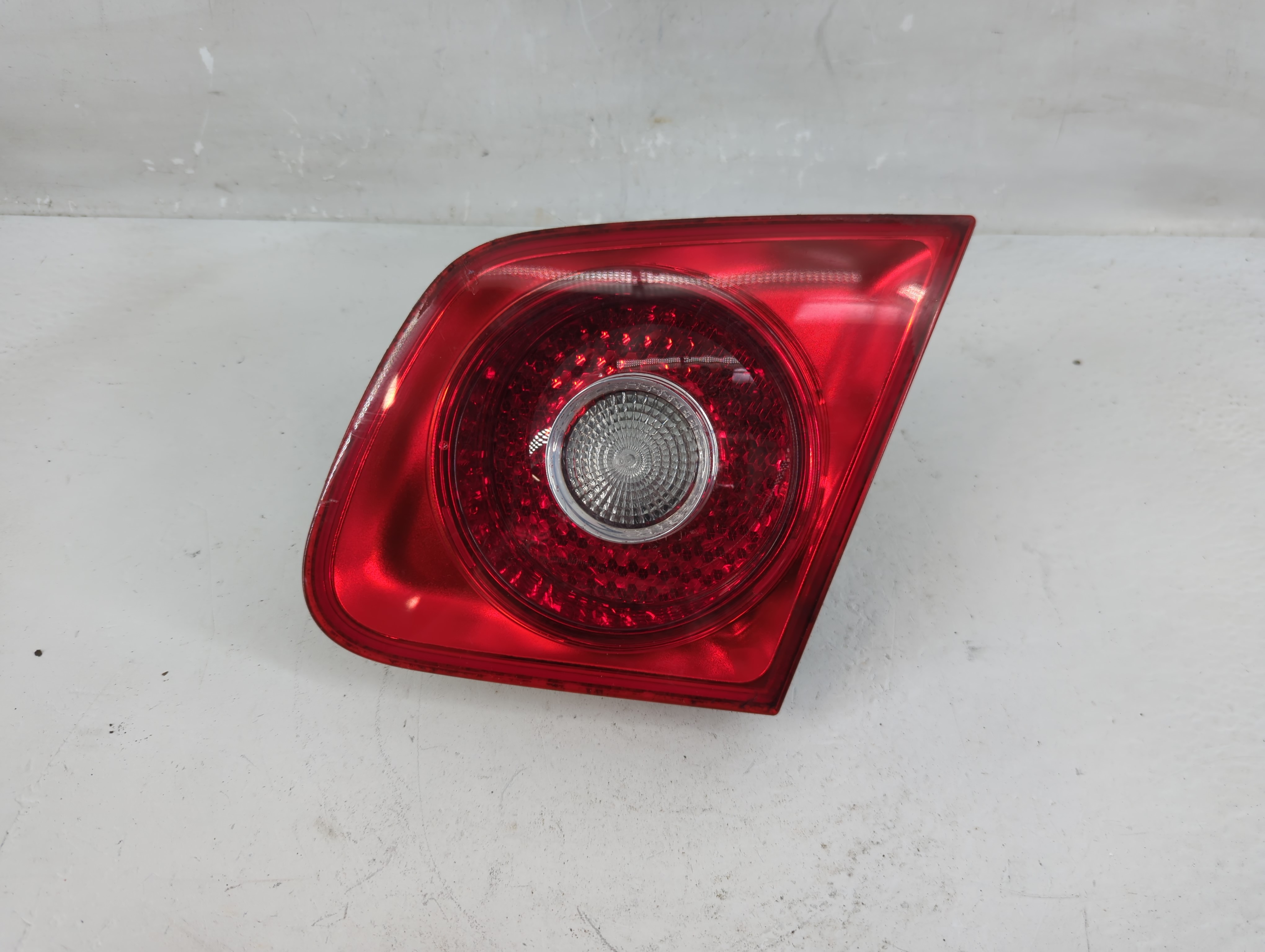 2005-2007 Volkswagen Jetta Passenger Right Side Tail Light Taillight Oem 1232911 - Oemusedautoparts1.com