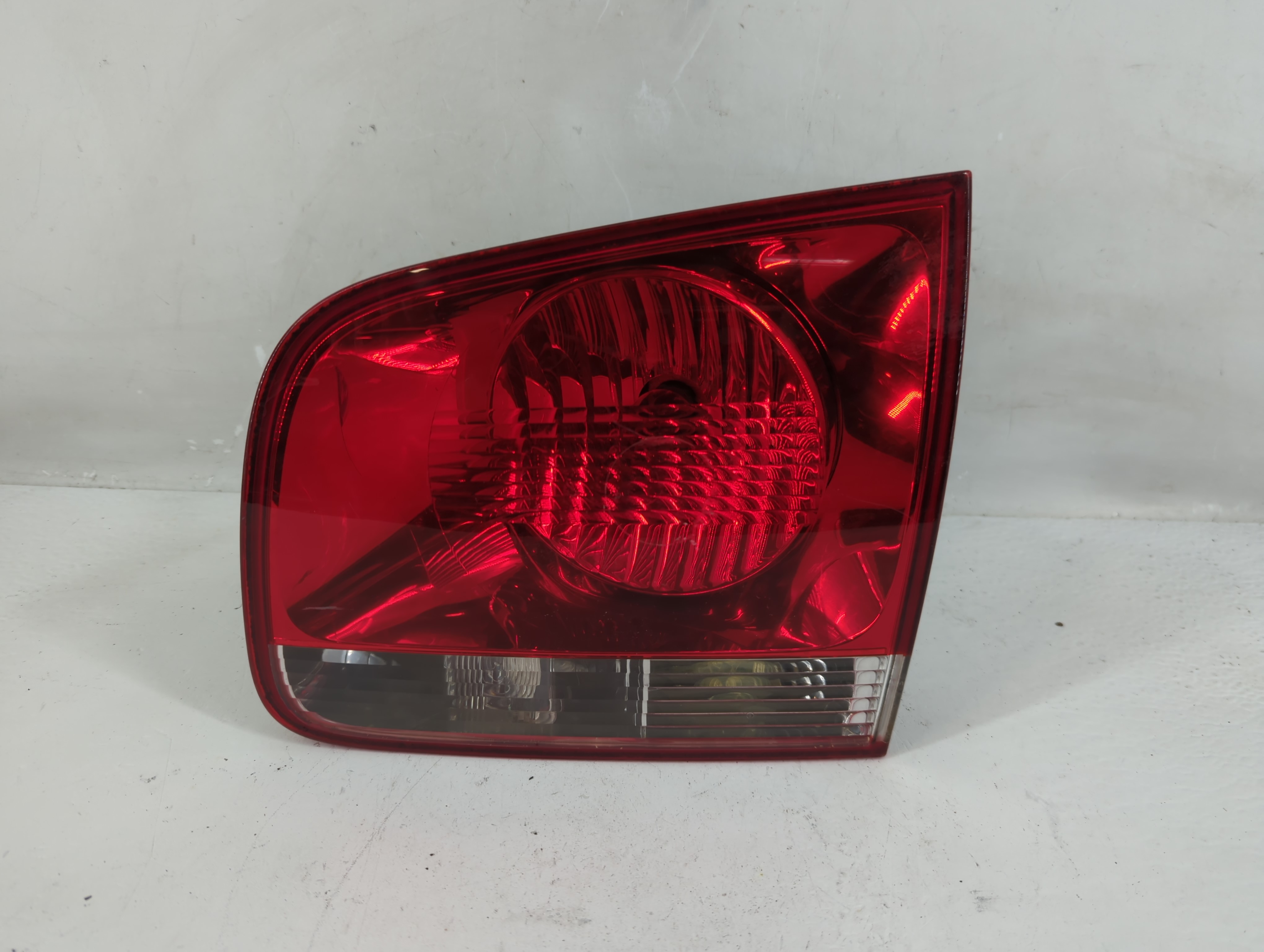 2004 Volkswagen Touareg Passenger Right Side Tail Light Taillight Oem 1232912 - Oemusedautoparts1.com