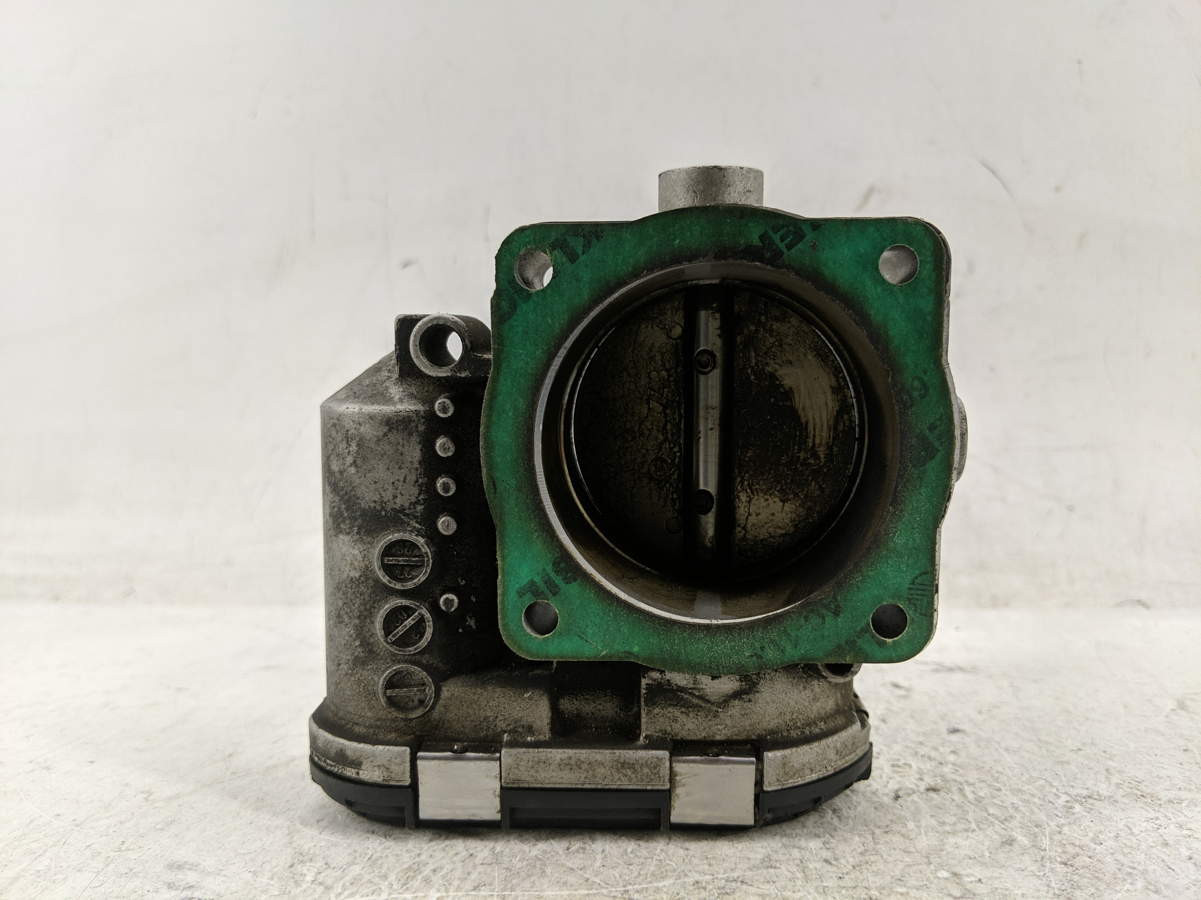 Picture of 1999-2005 Volkswagen Passat Throttle Body 1233026