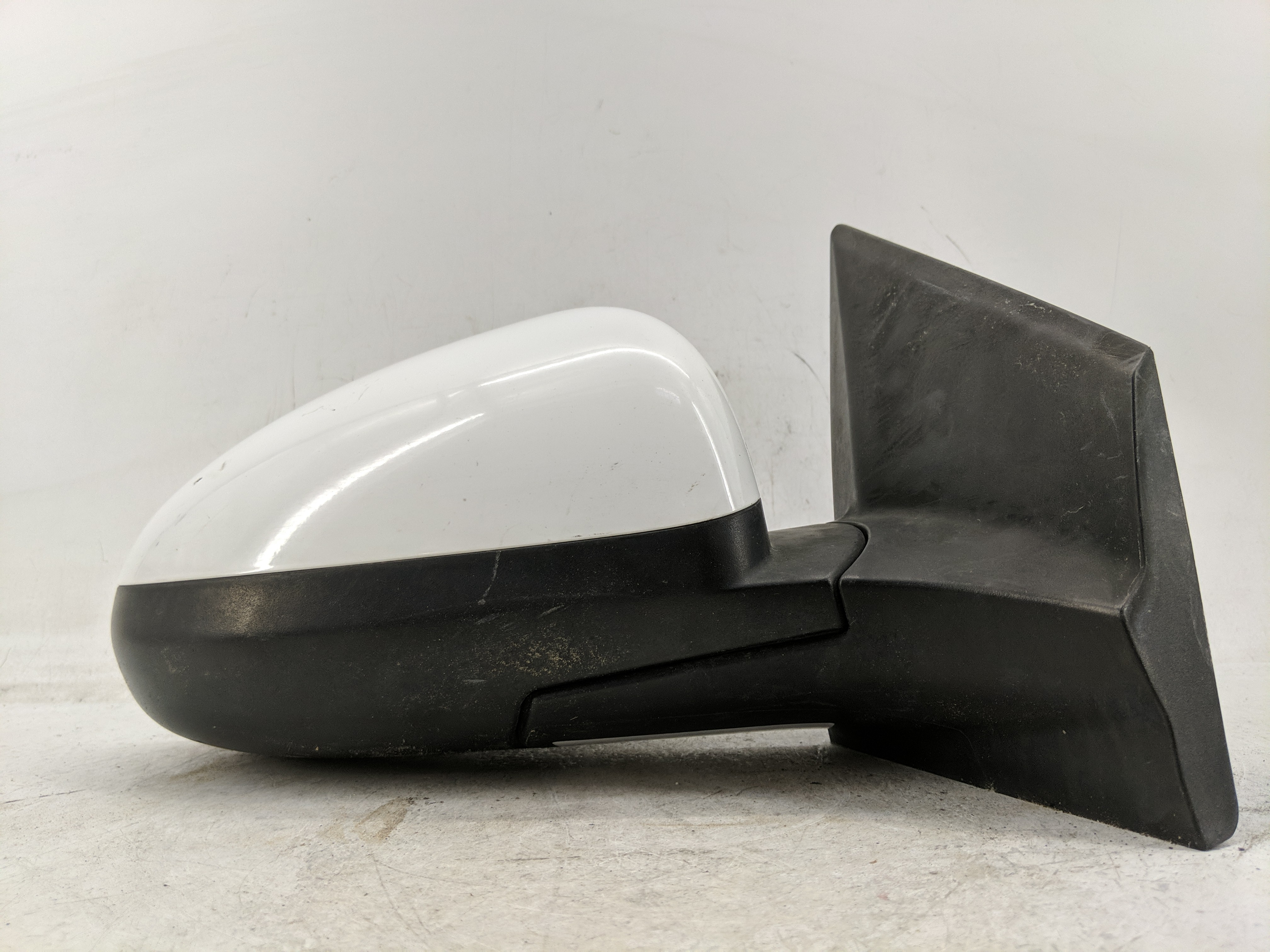 2013-2014 Chevrolet Sonic Passenger Right Side View Power Door Mirror 1233232 - Oemusedautoparts1.com