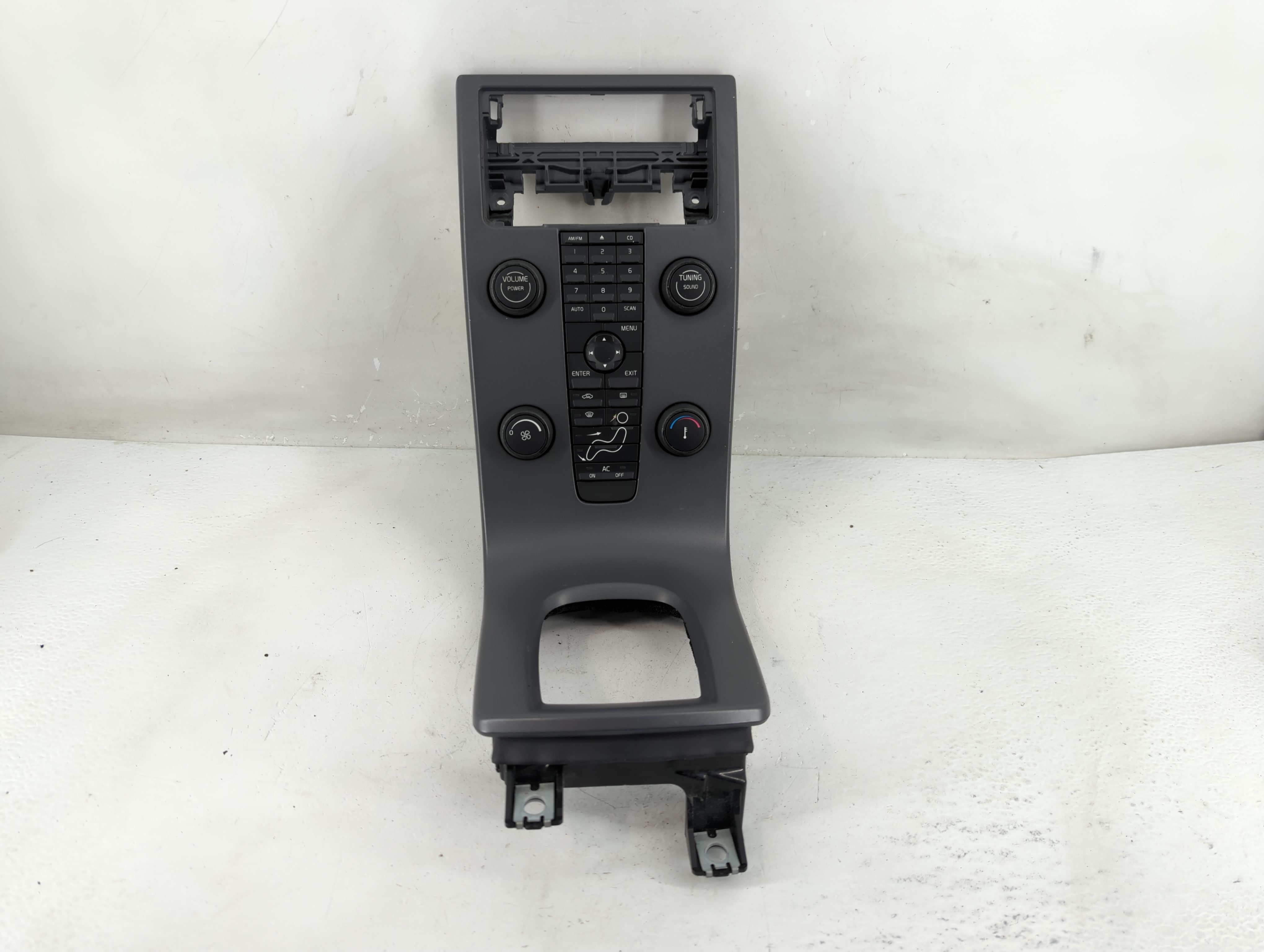Volvo V40 Am Fm Cd Player Radio Receiver 1233538 - Oemusedautoparts1.com