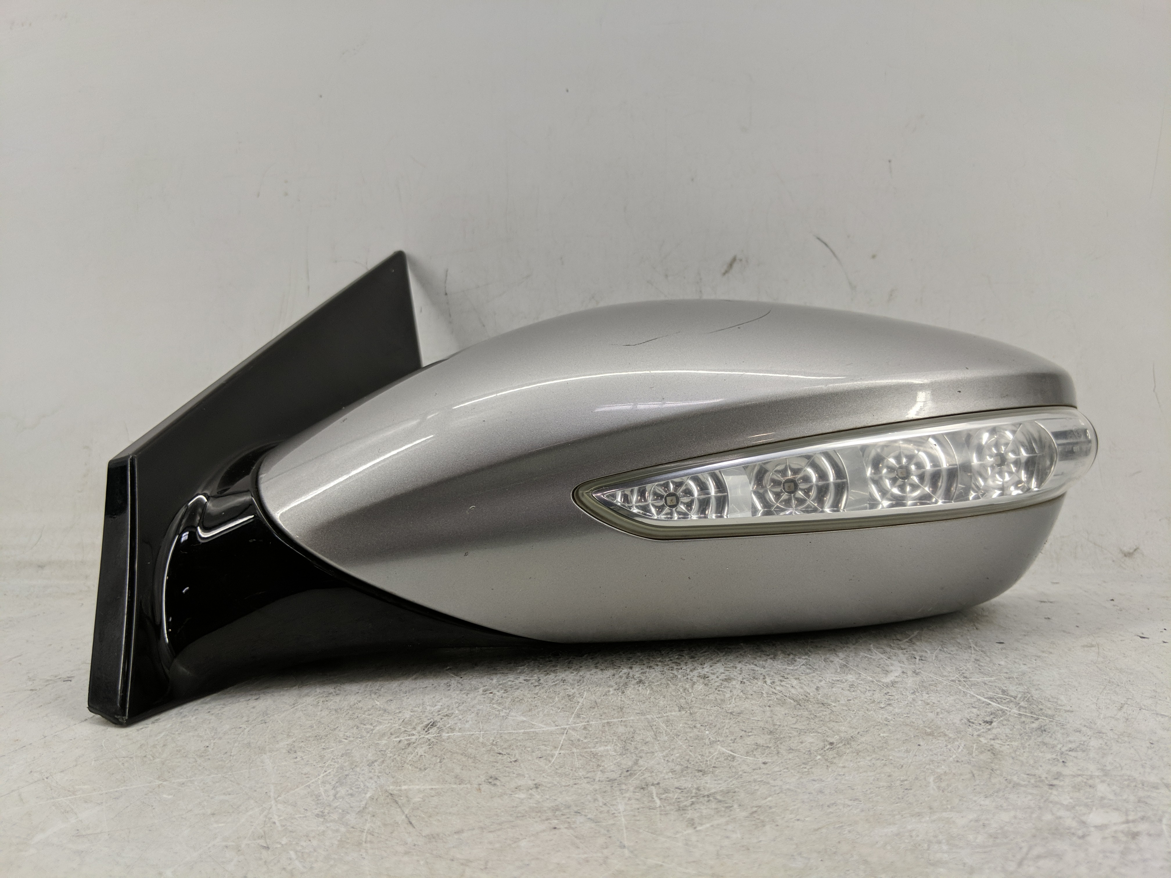 2011-2015 Hyundai Sonata Driver Left Side View Power Door Mirror Silver 1233597 - Oemusedautoparts1.com