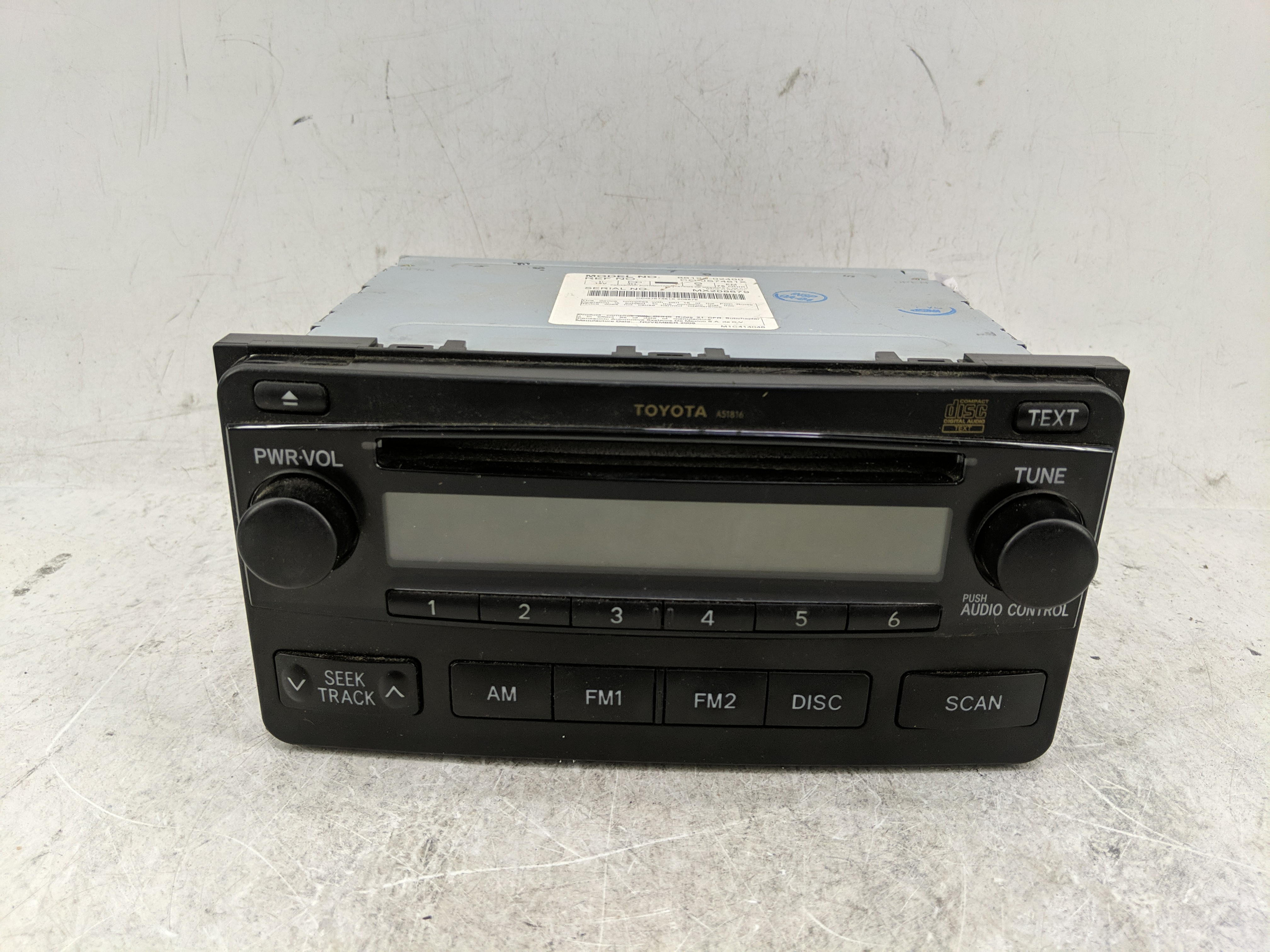 2004-2008 Toyota Matrix Am Fm Cd Player Radio Receiver 1233639 - Oemusedautoparts1.com
