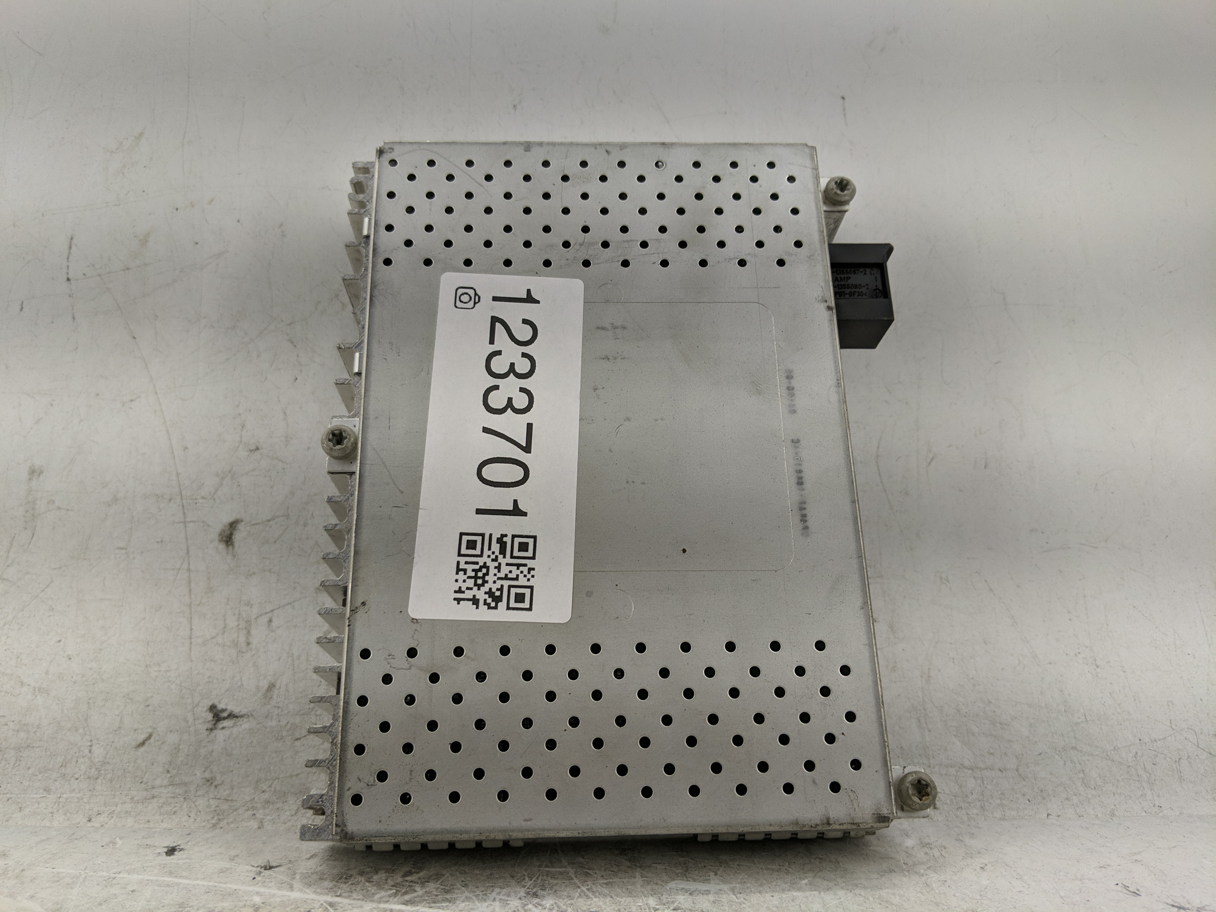 2004-2005 Bmw 530i Am Fm Cd Player Radio Receiver 1233701 - Oemusedautoparts1.com