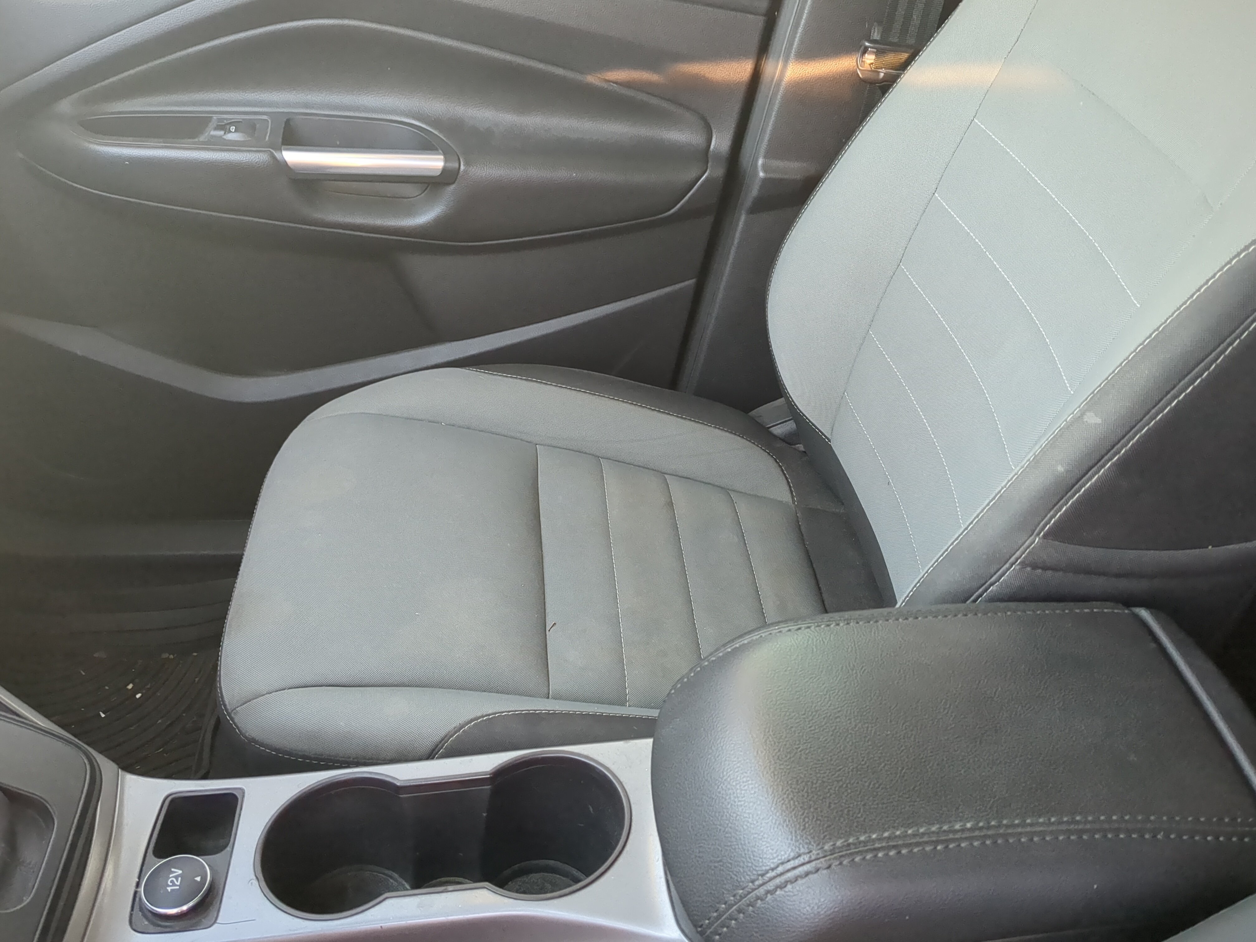 2016-2019 Ford Escape Passenger Front Seat Oem 1234070 - Oemusedautoparts1.com