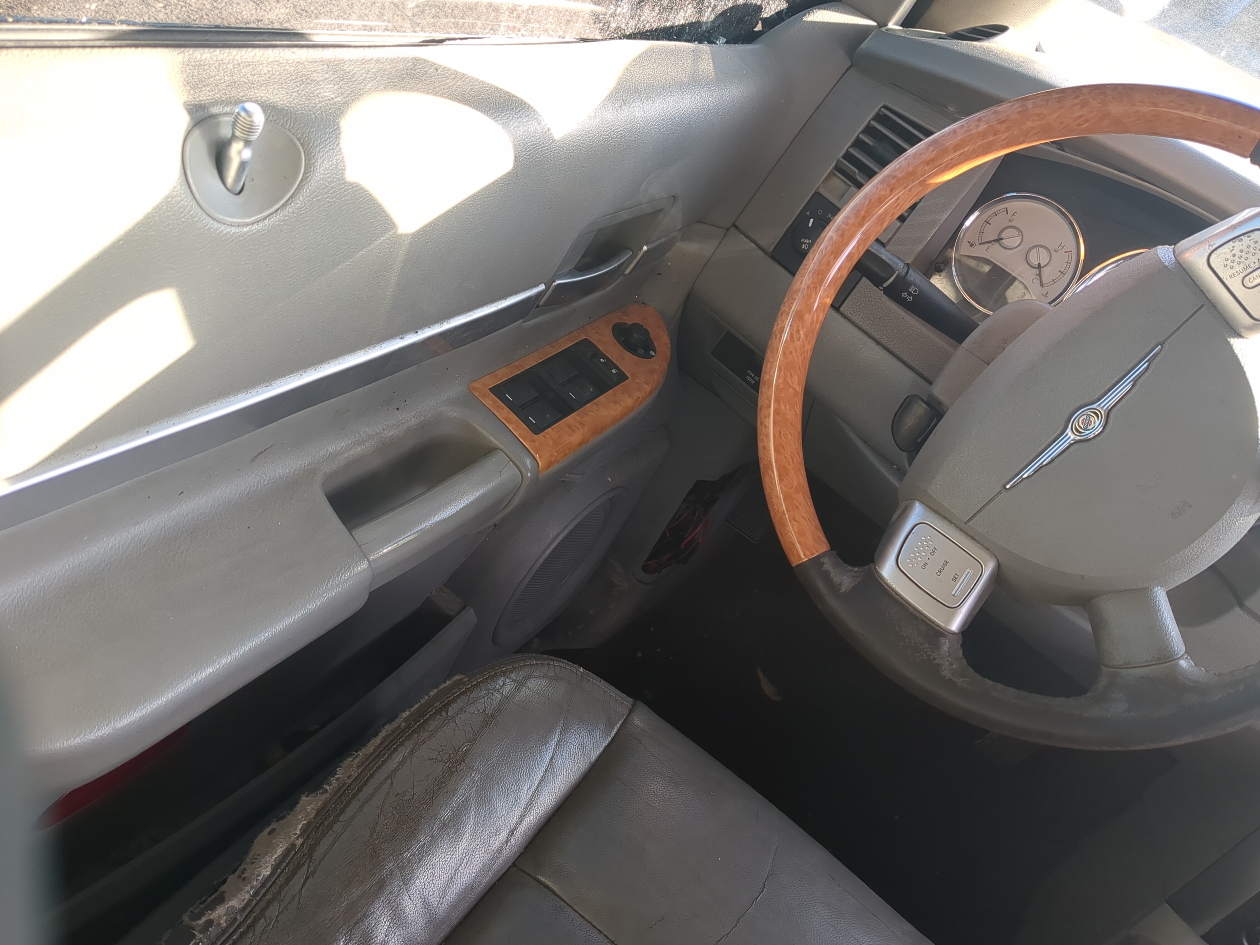 Picture of 2007 Chrysler Aspen Front Left Driver Interior Door Panel Trim 1234364