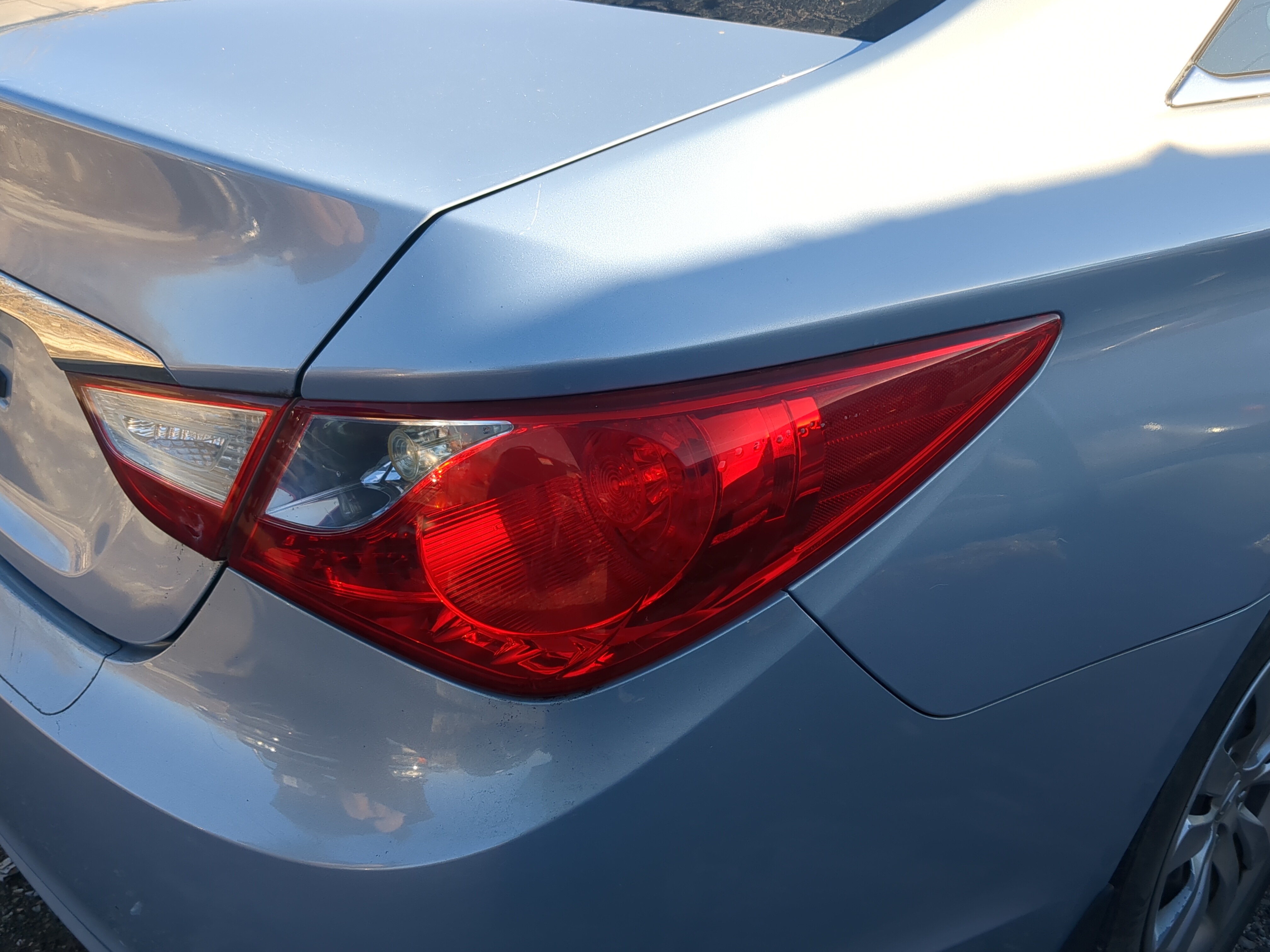 Picture of 2011-2014 Hyundai Sonata Passenger Right Side Tail Light Taillight Oem 1234776