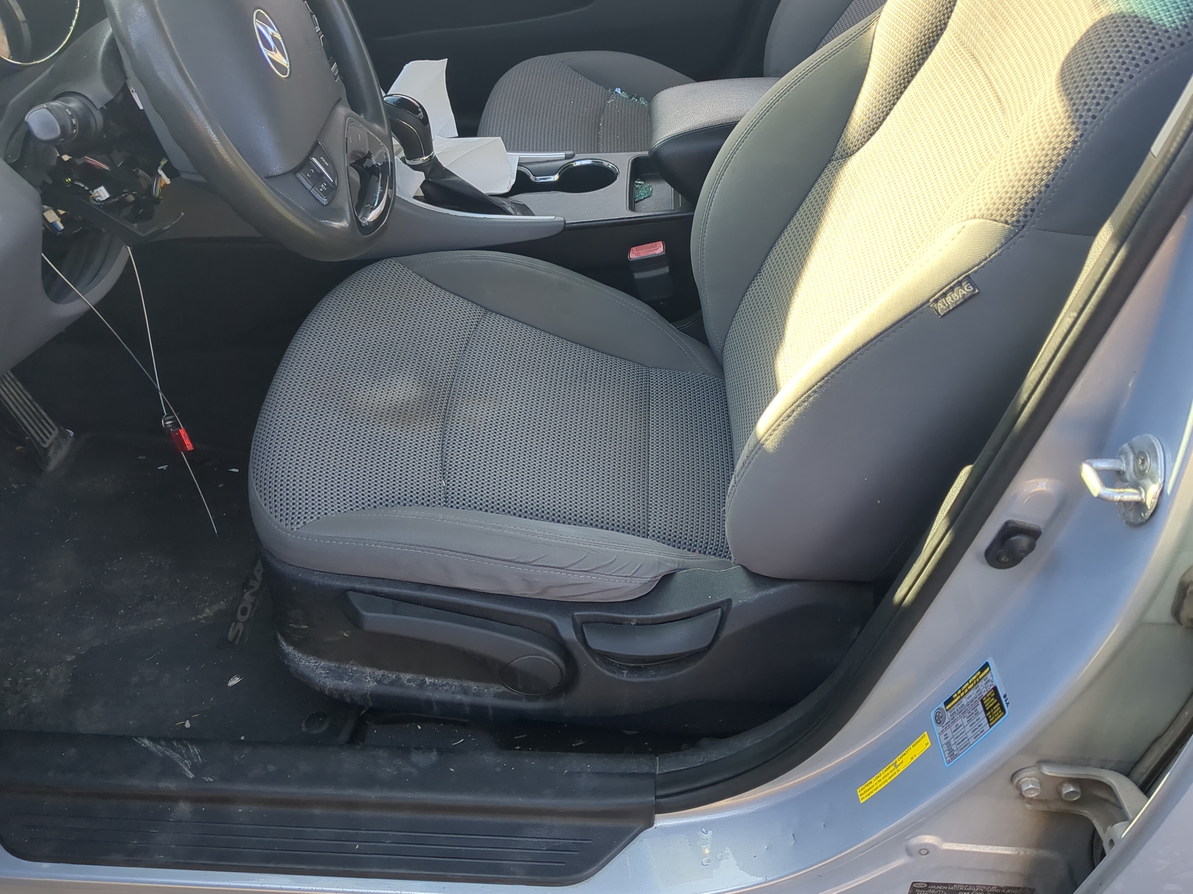Picture of 2011-2012 Hyundai Sonata Driver Front Seat Oem 1234831