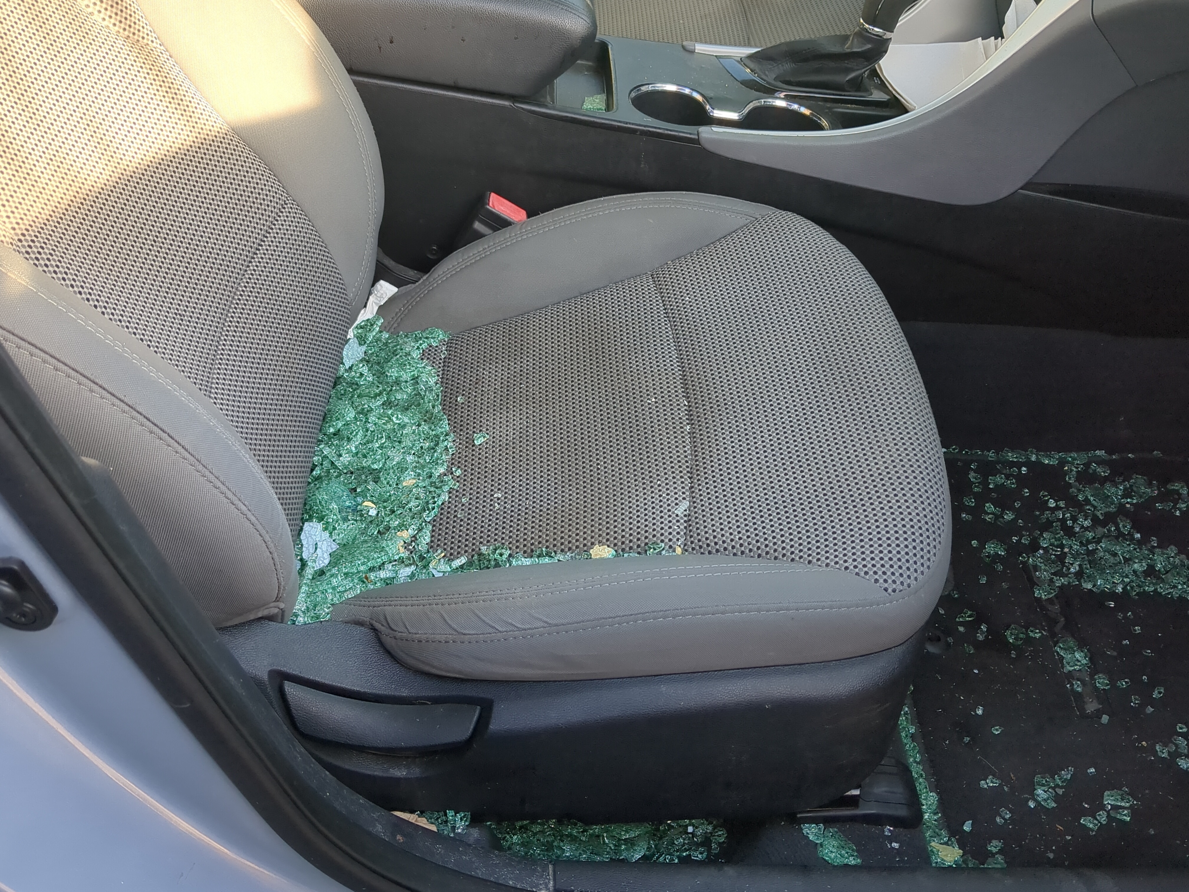 Picture of 2011-2012 Hyundai Sonata Passenger Front Seat Oem 1234876