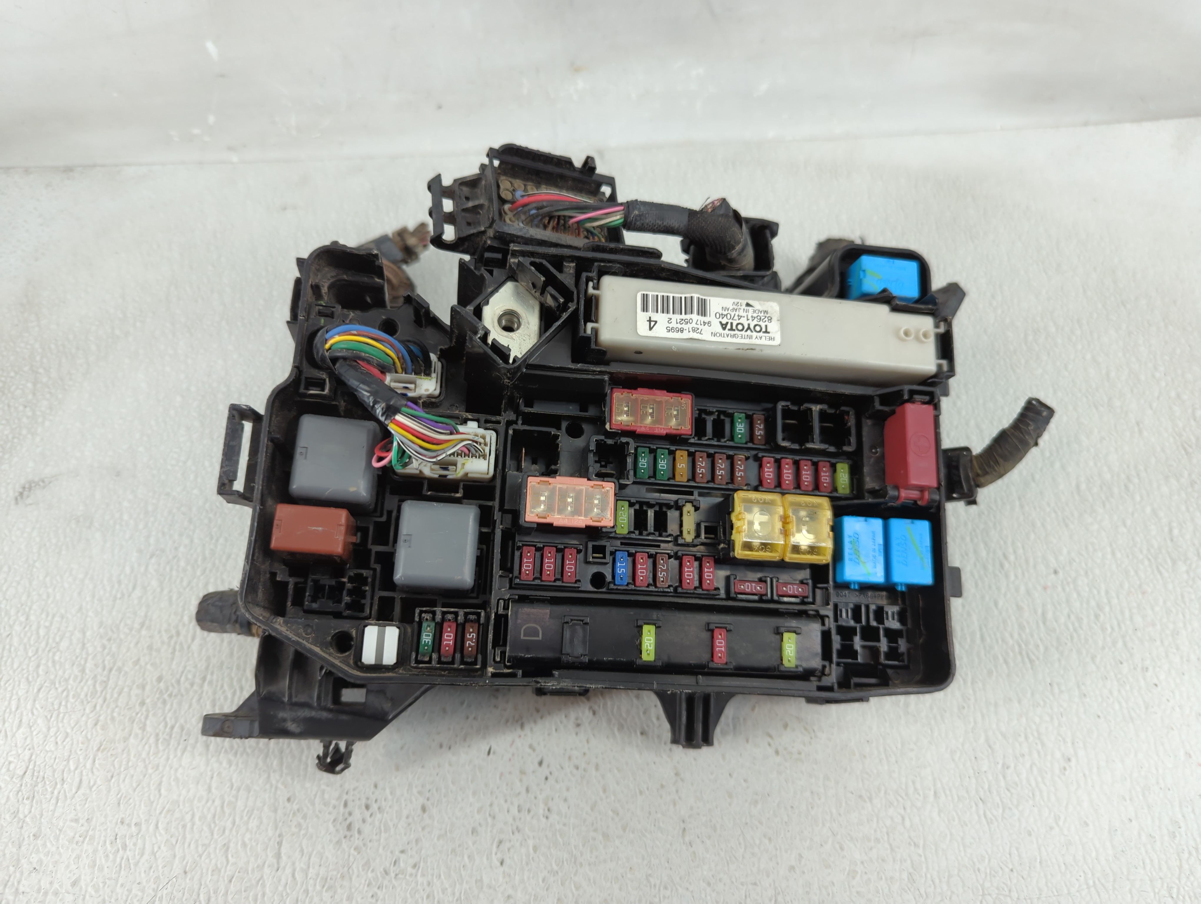 2010-2011 Toyota Prius Fusebox Fuse Box Relay Module 82641-47040 1234896 - Oemusedautoparts1.com
