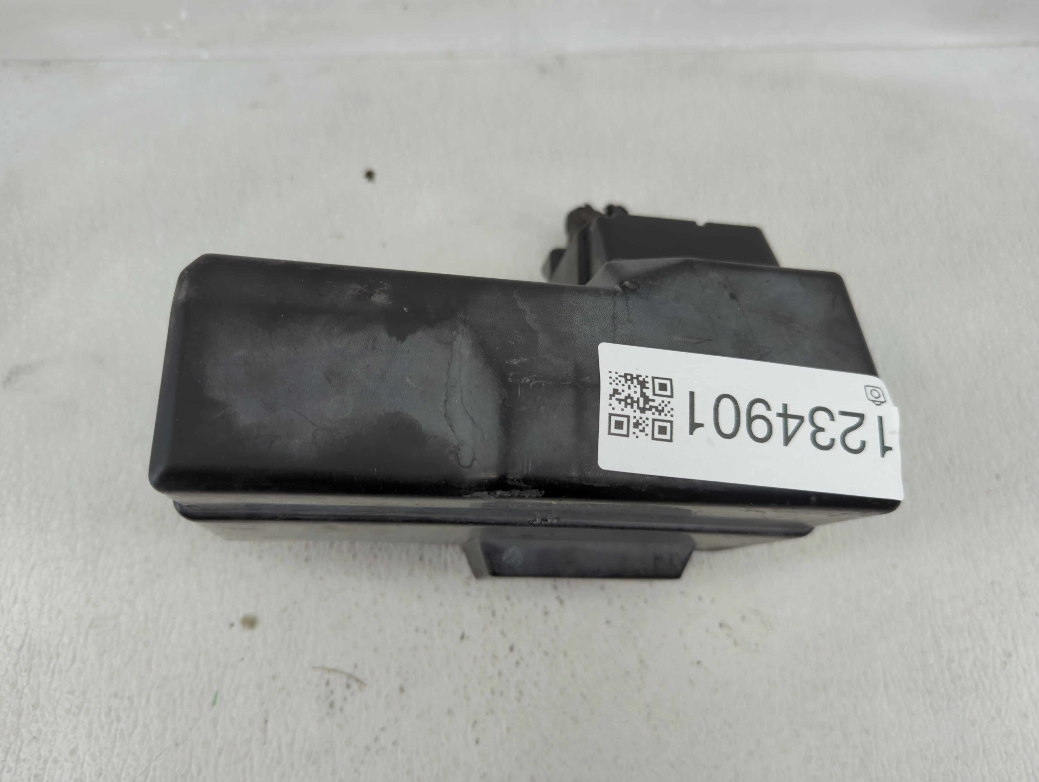 Picture of 2002-2006 Nissan Altima Fusebox Fuse Box Relay Module 284b7aq004 1234901