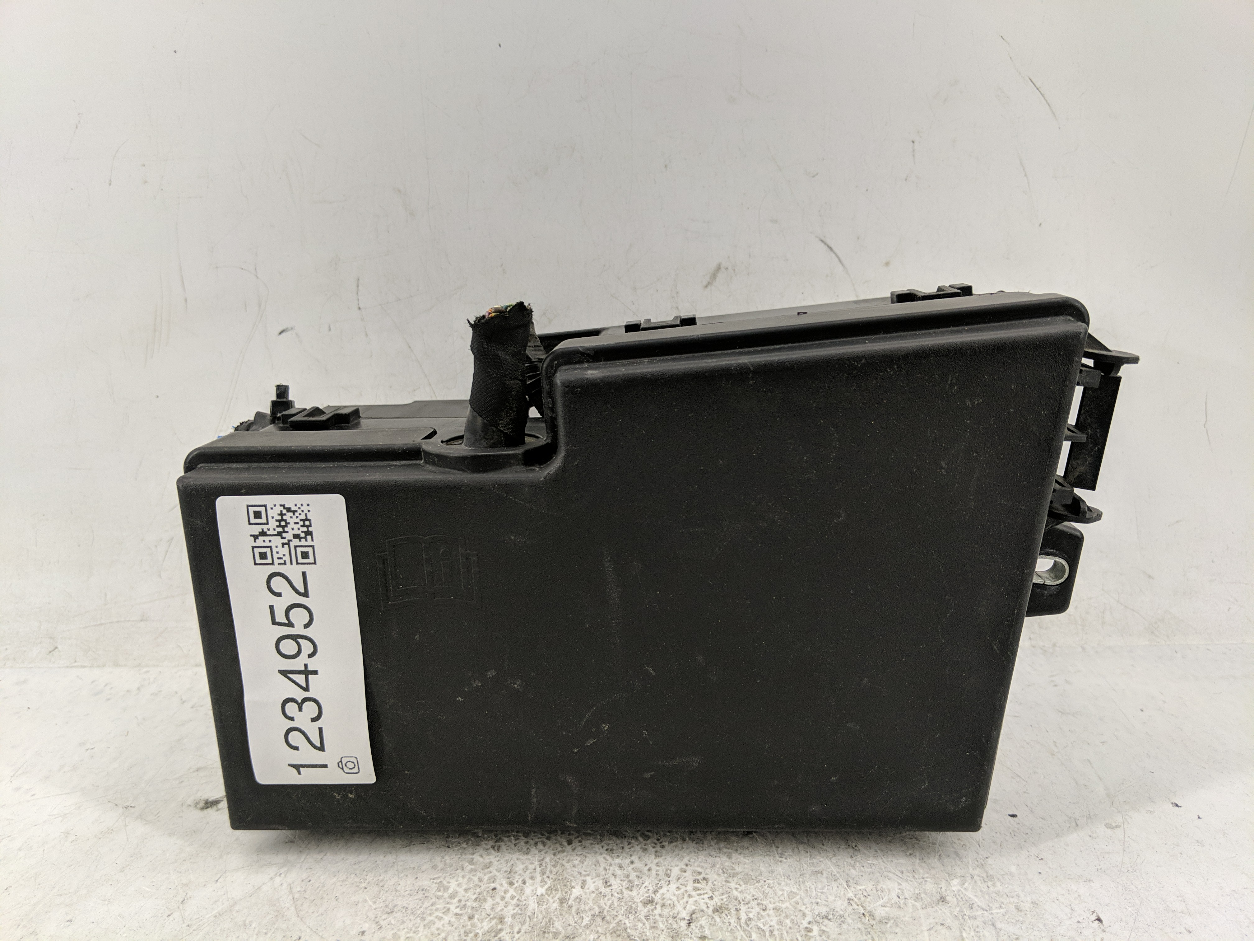 2012-2014 Ford Focus Fusebox Fuse Box Relay Module Dv6t-14a073-ce 1234952 - Oemusedautoparts1.com