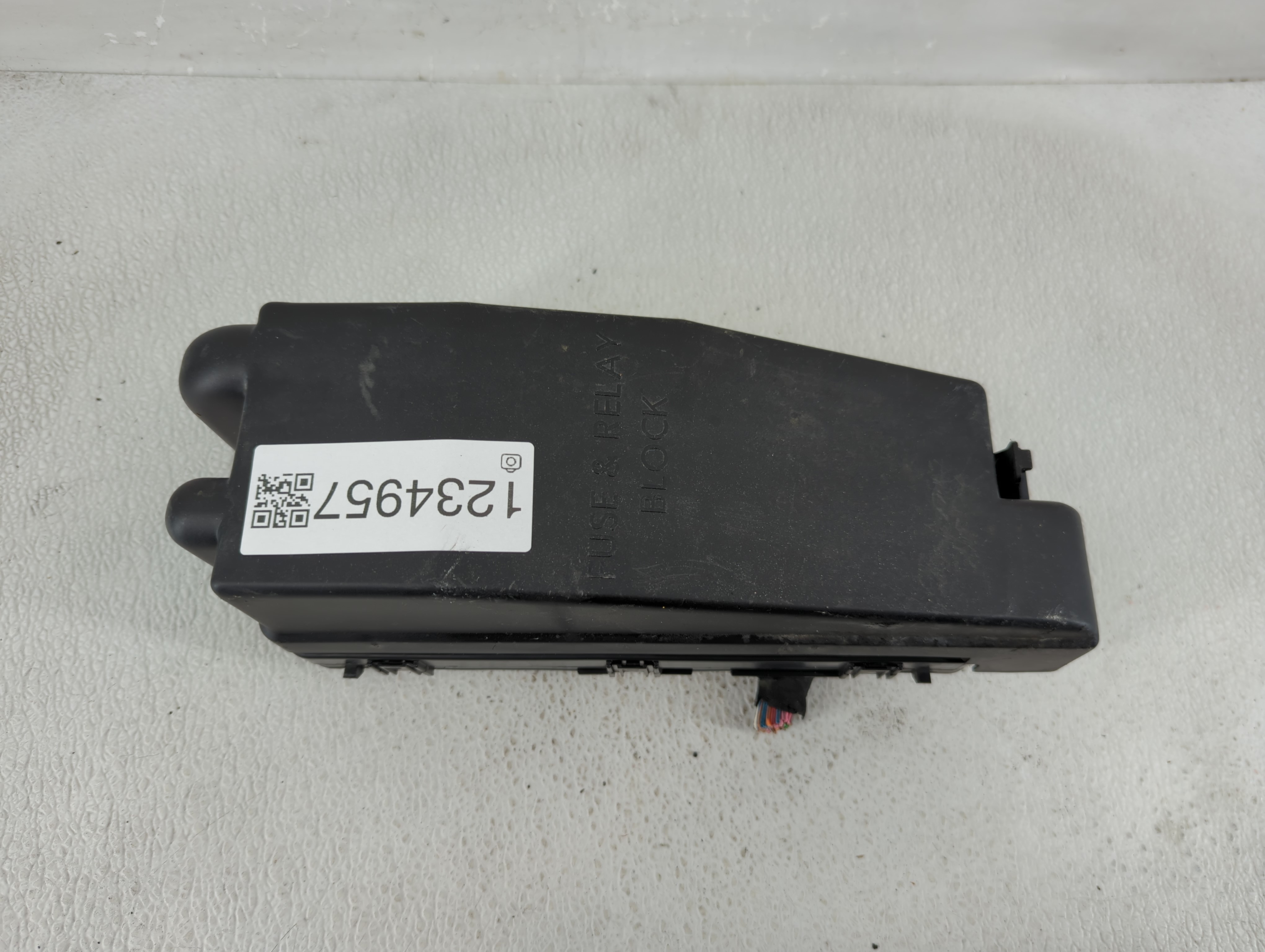 Picture of 2006-2010 Kia Sedona Fusebox Fuse Box Relay Module 1234957