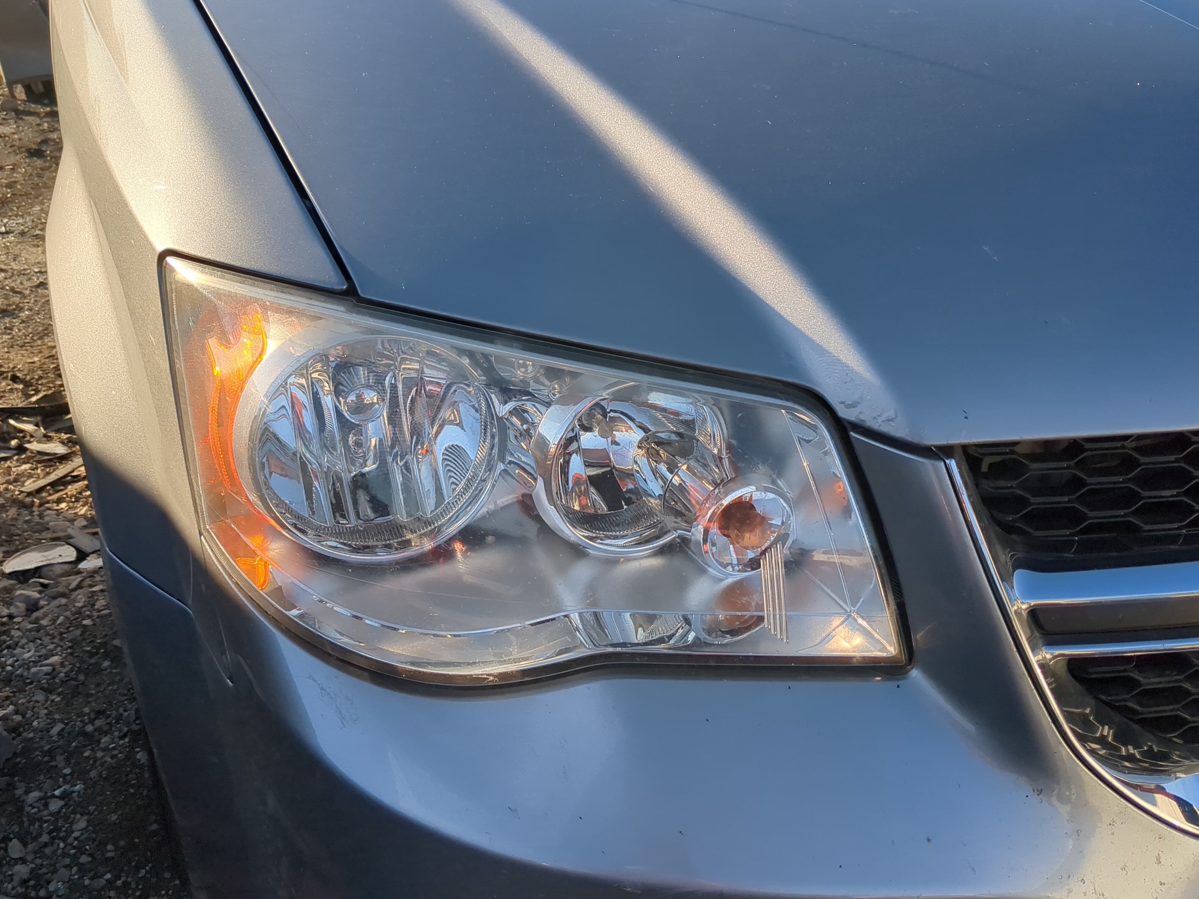 2011 Dodge Grand Caravan Passenger Right Oem Head Light Headlight Lamp 1235139 - Oemusedautoparts1.com