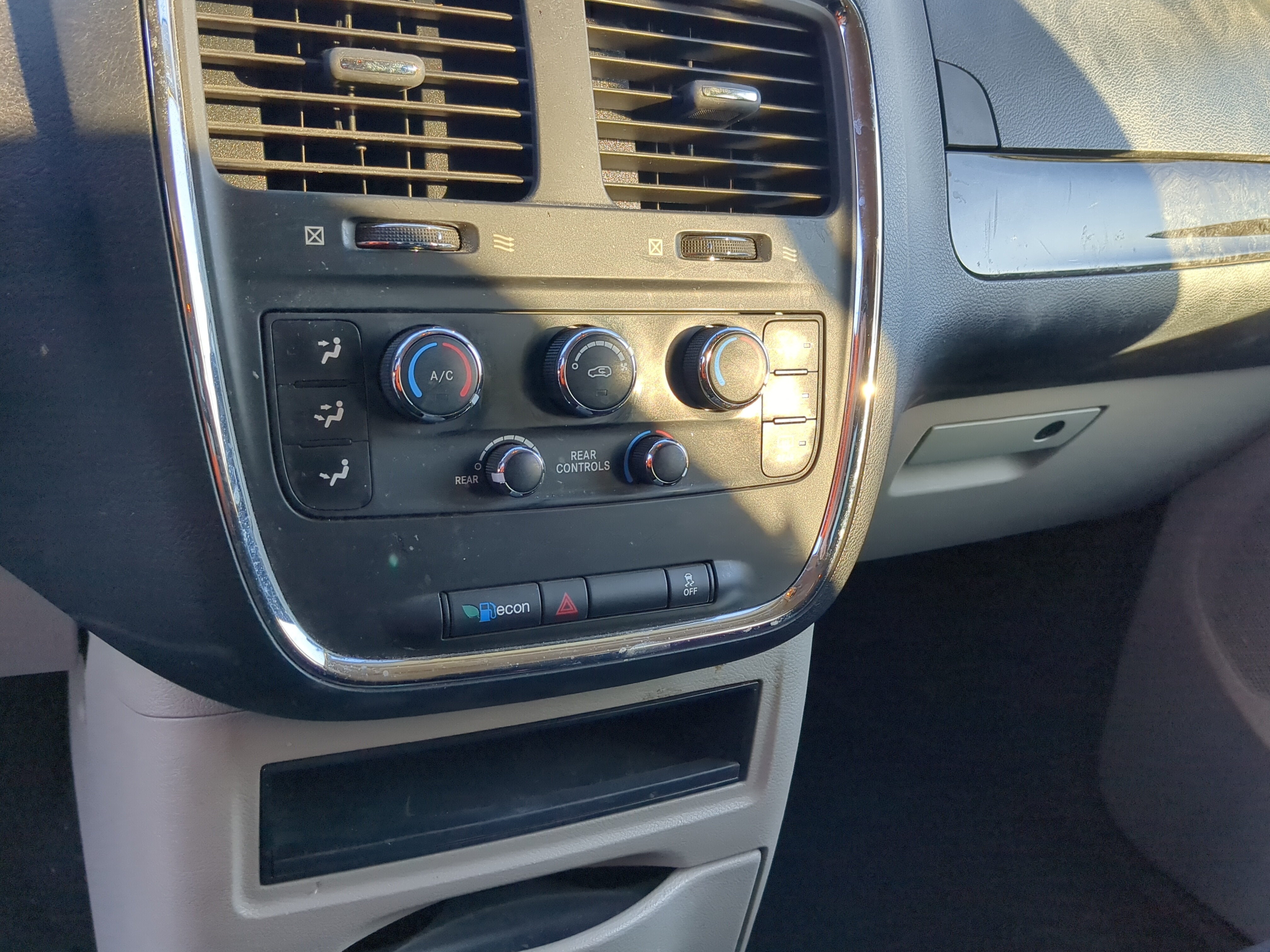 2011-2020 Dodge Grand Caravan Ac Heater Climate Control 1235163 - Oemusedautoparts1.com