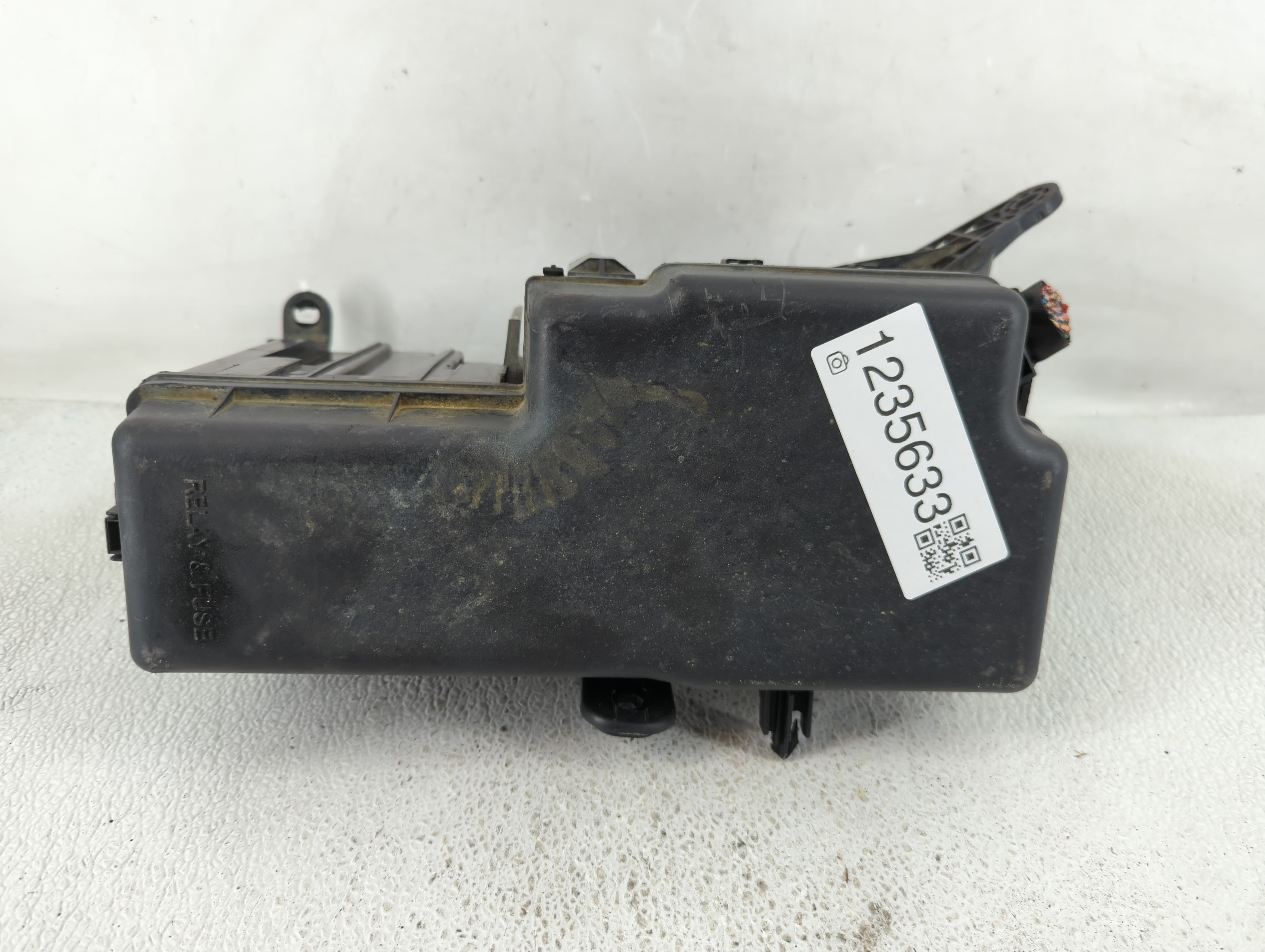 Picture of 2002-2004 Toyota Camry Fusebox Fuse Box Relay Module 2600412043 1235633