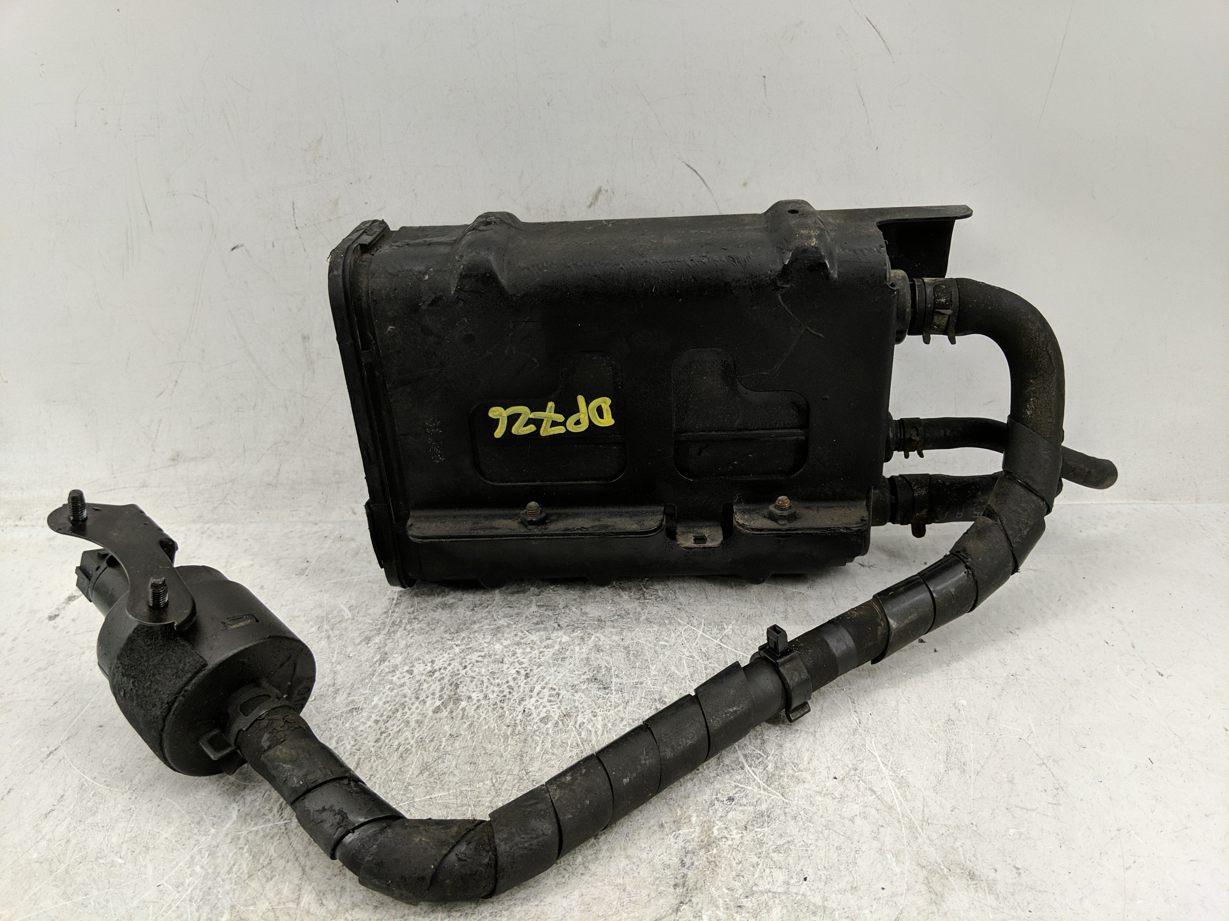 2002 Kia Rio Fuel Vapor Charcoal Canister 1235658 - Oemusedautoparts1.com