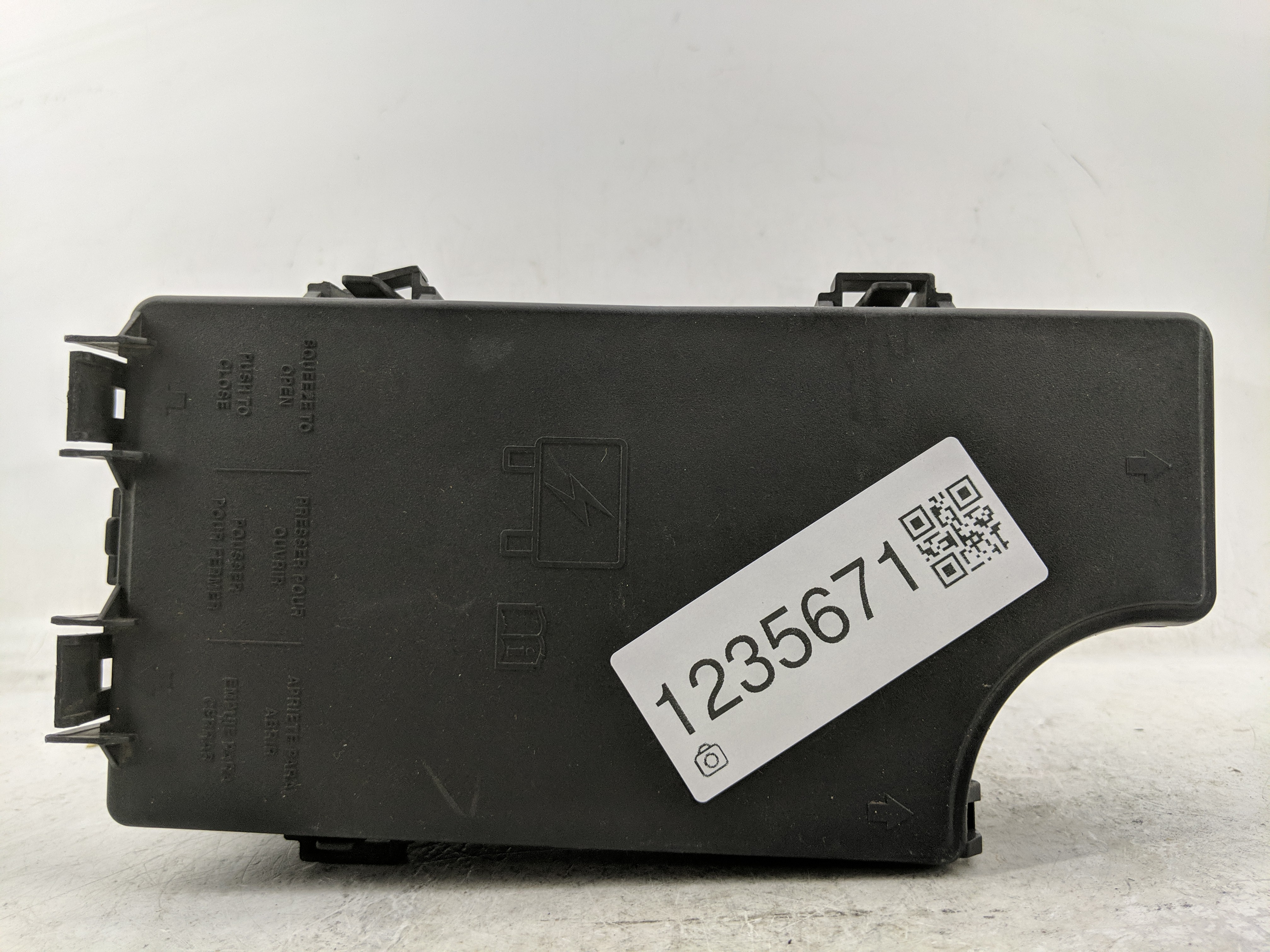 Picture of 2010-2010 Chrysler Sebring Fusebox Fuse Box Relay Module Tipm R4692777ab 1235671
