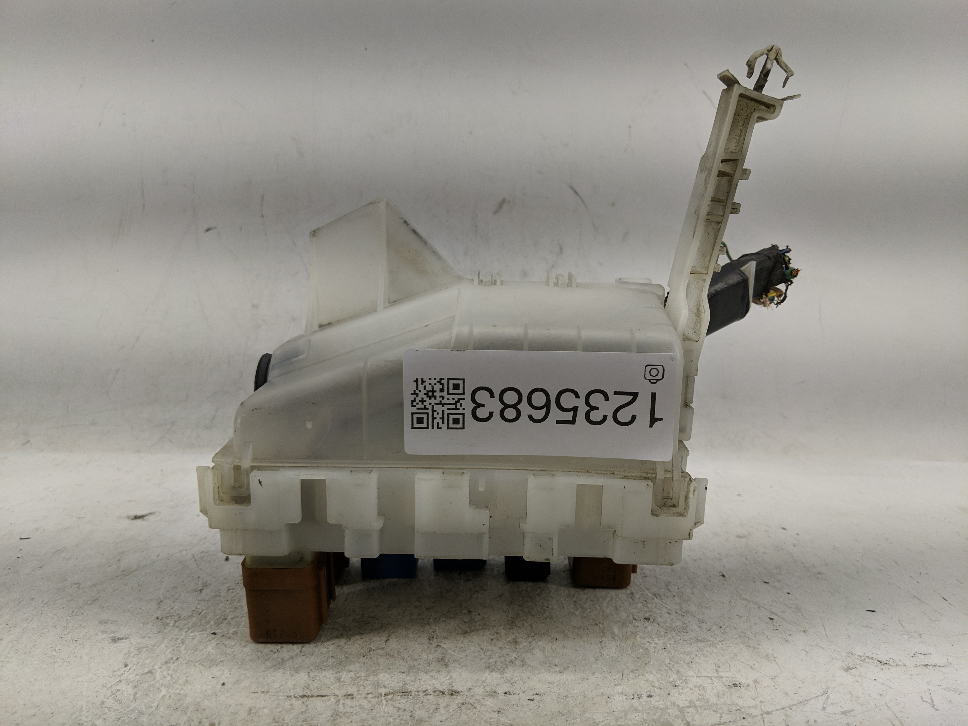 Picture of 2000-2006 Nissan Sentra Fusebox Fuse Box Relay Module 1235683