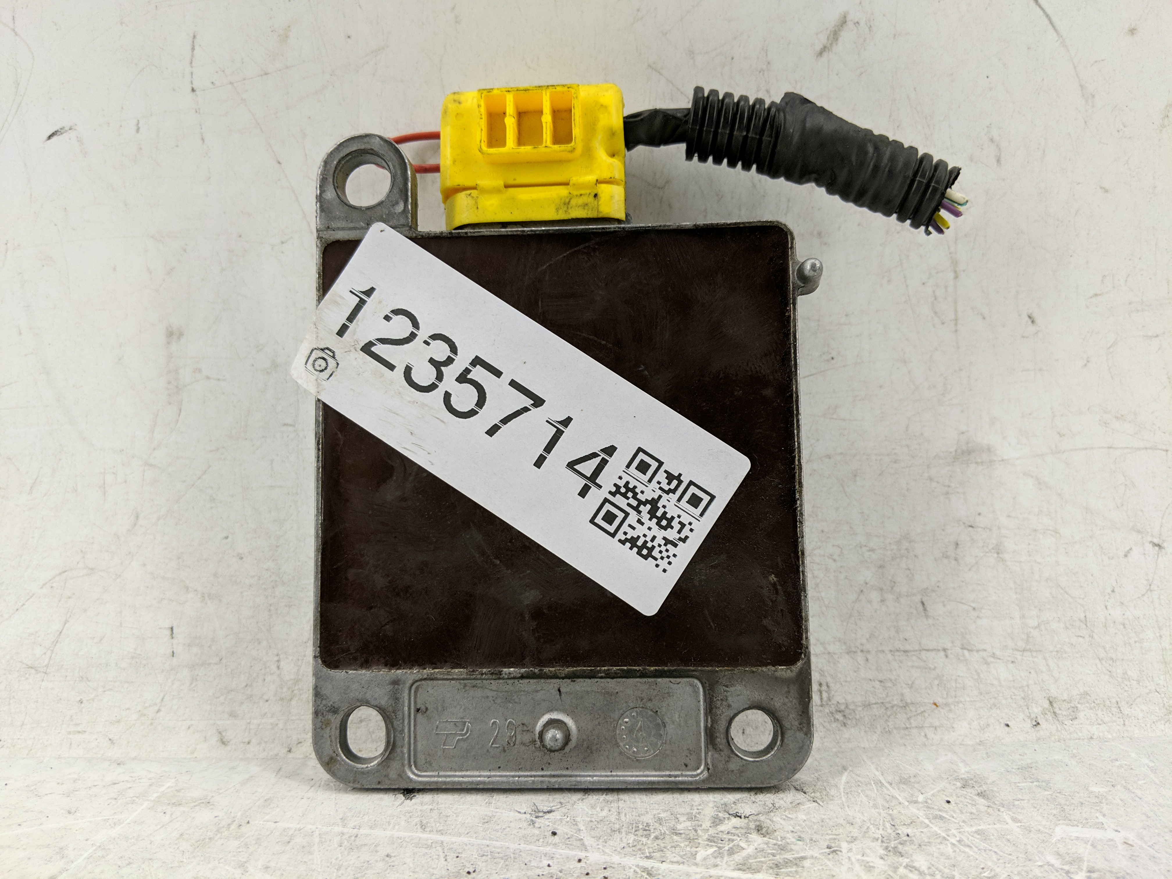 2002-2005 Chevrolet Cavalier Chassis Control Module Ccm Bcm Body Control 1235714 - Oemusedautoparts1.com