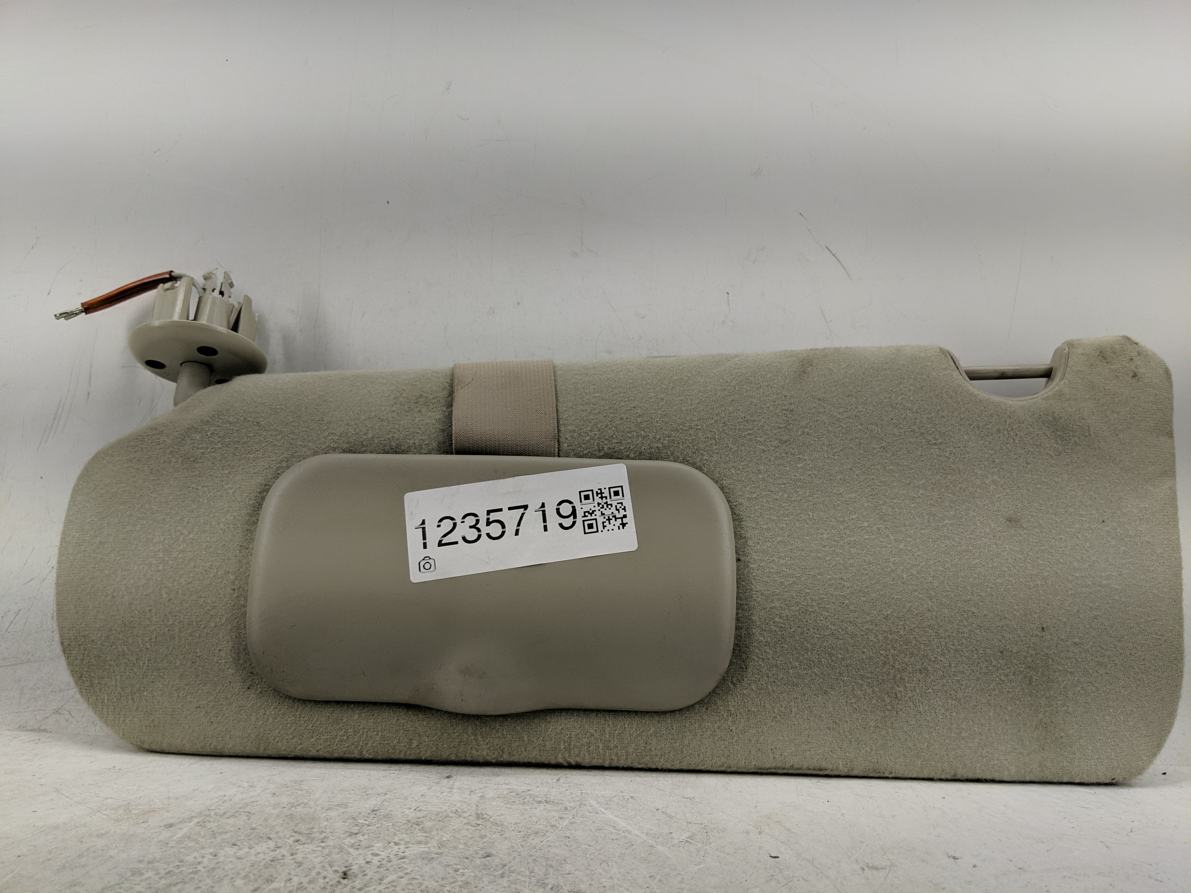 2003-2007 Cadillac Cts Driver Sun Visor Mirror Left Sunvisor Grey 1235719 - Oemusedautoparts1.com