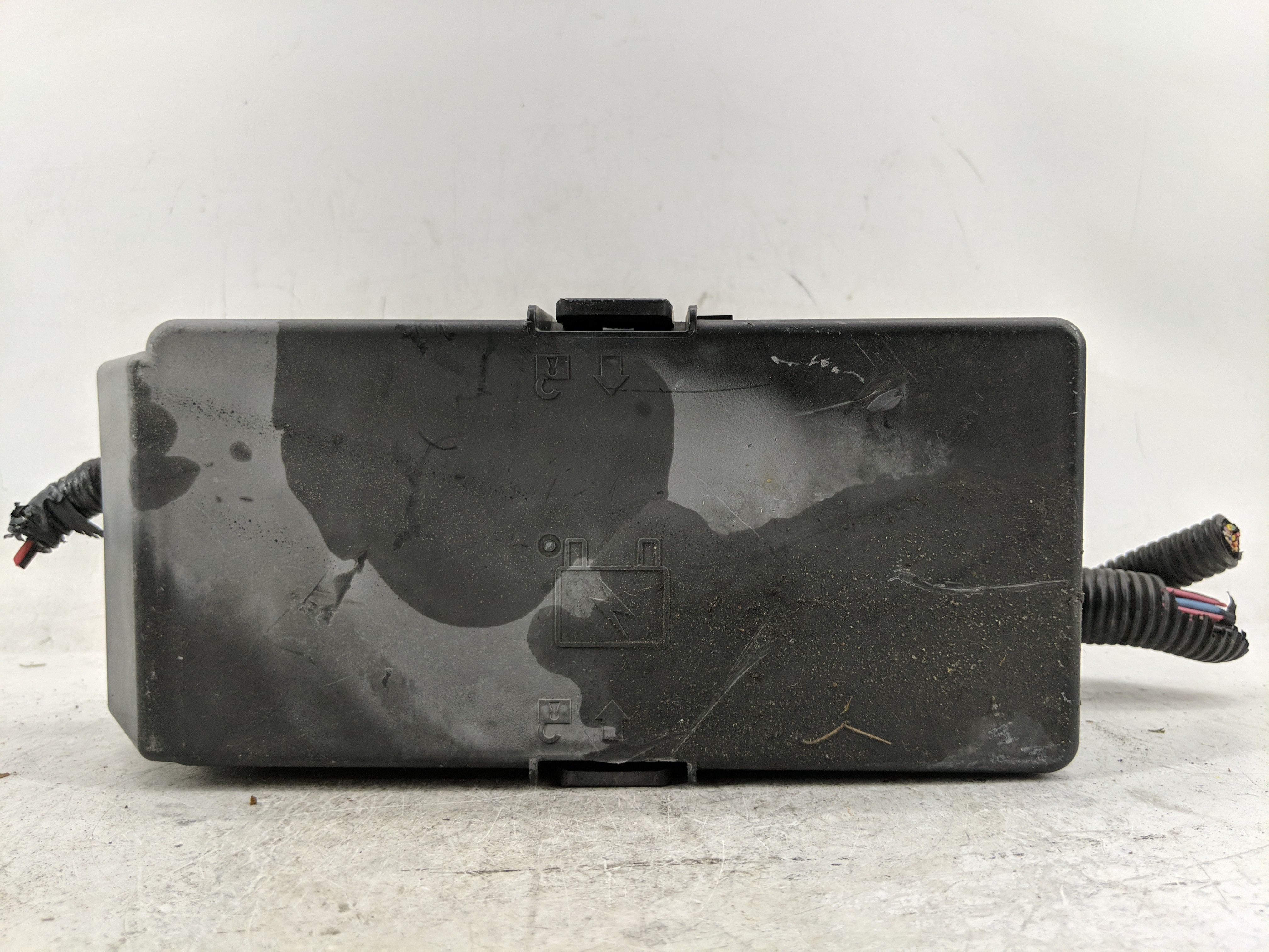 Picture of 2009-2012 Chevrolet Malibu Fusebox Fuse Box Relay Module 13572723 1235726