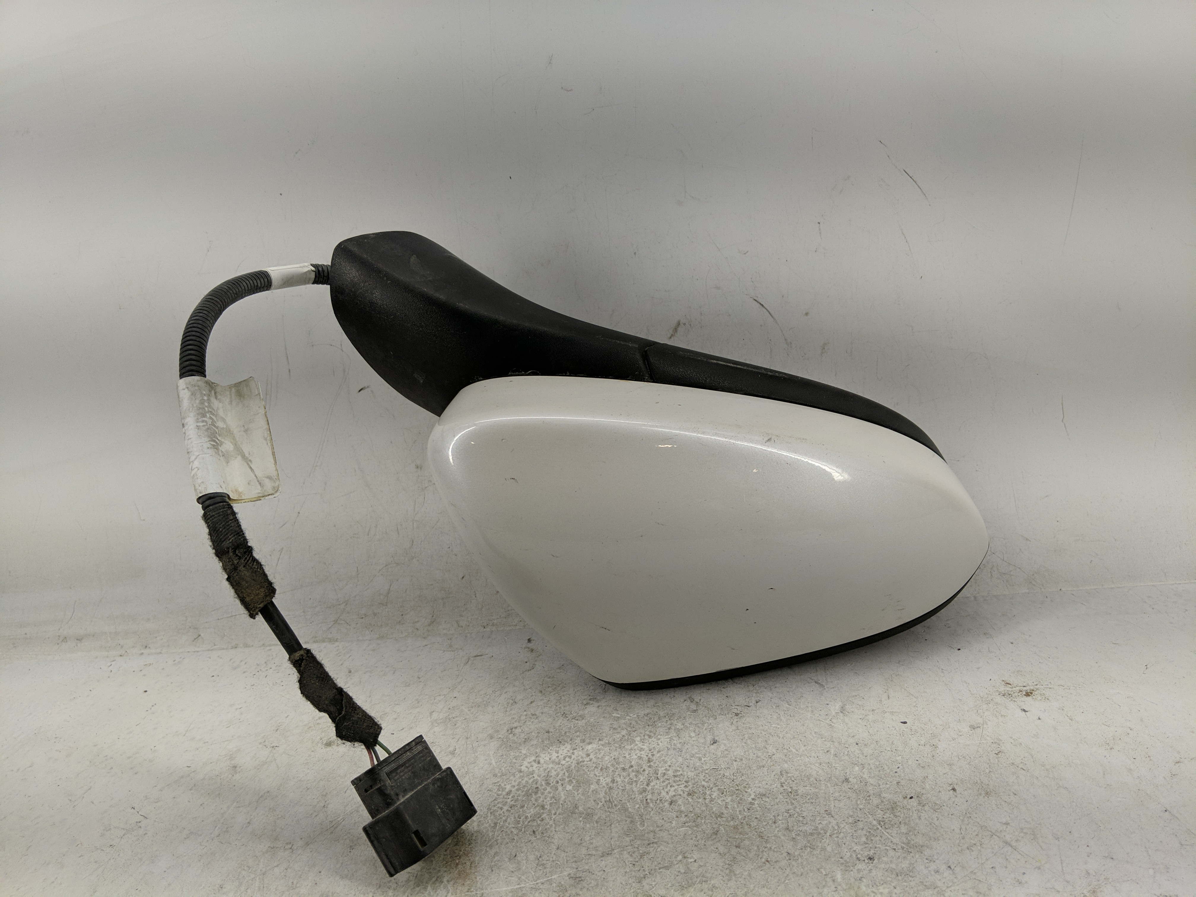 2018-2018 Ford Fusion Passenger Right Side View Power Door Mirror White 1235739 - Oemusedautoparts1.com