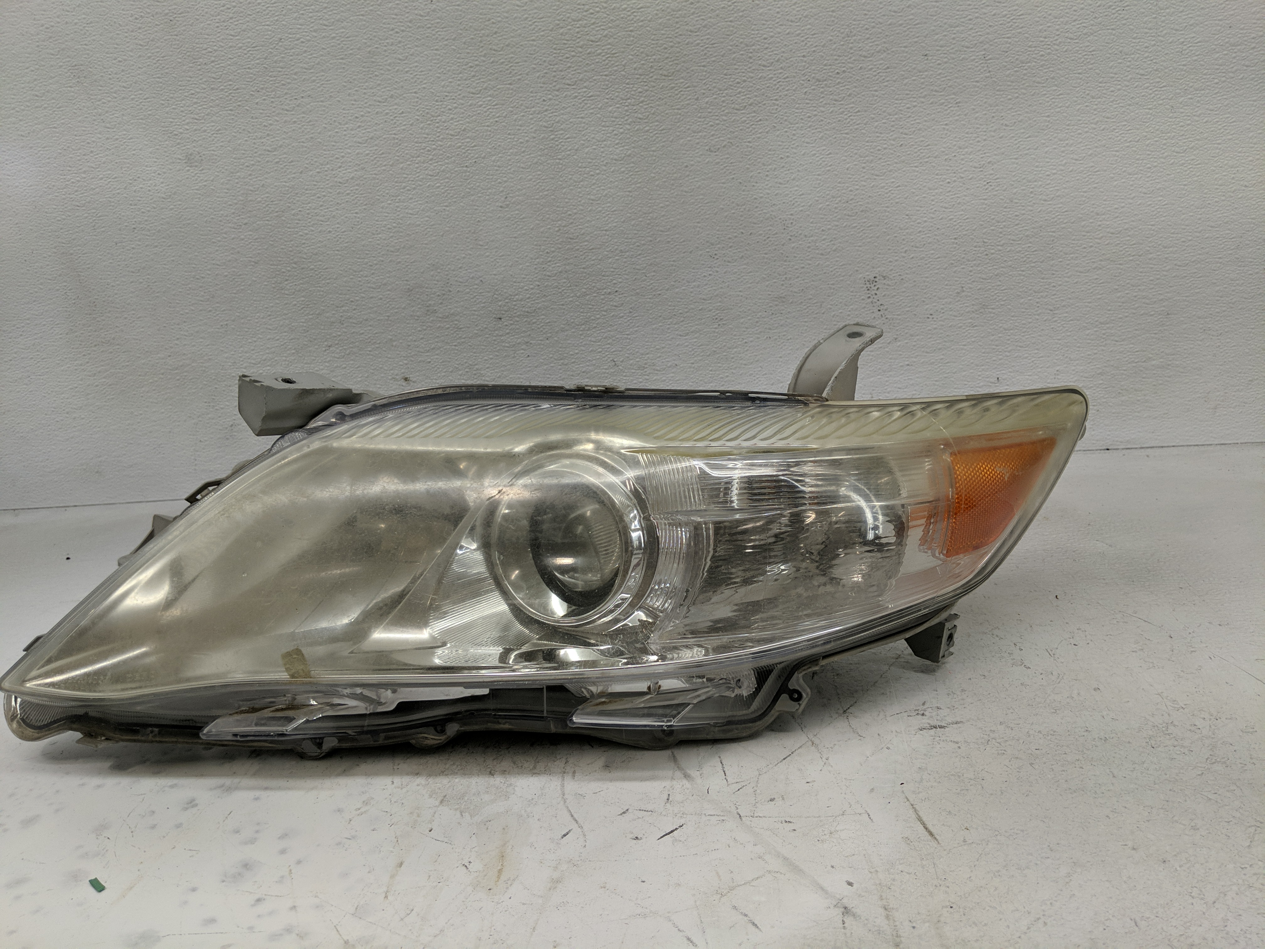 Picture of 2010-2011 Toyota Camry Driver Left Oem Head Light Headlight Lamp 1235772