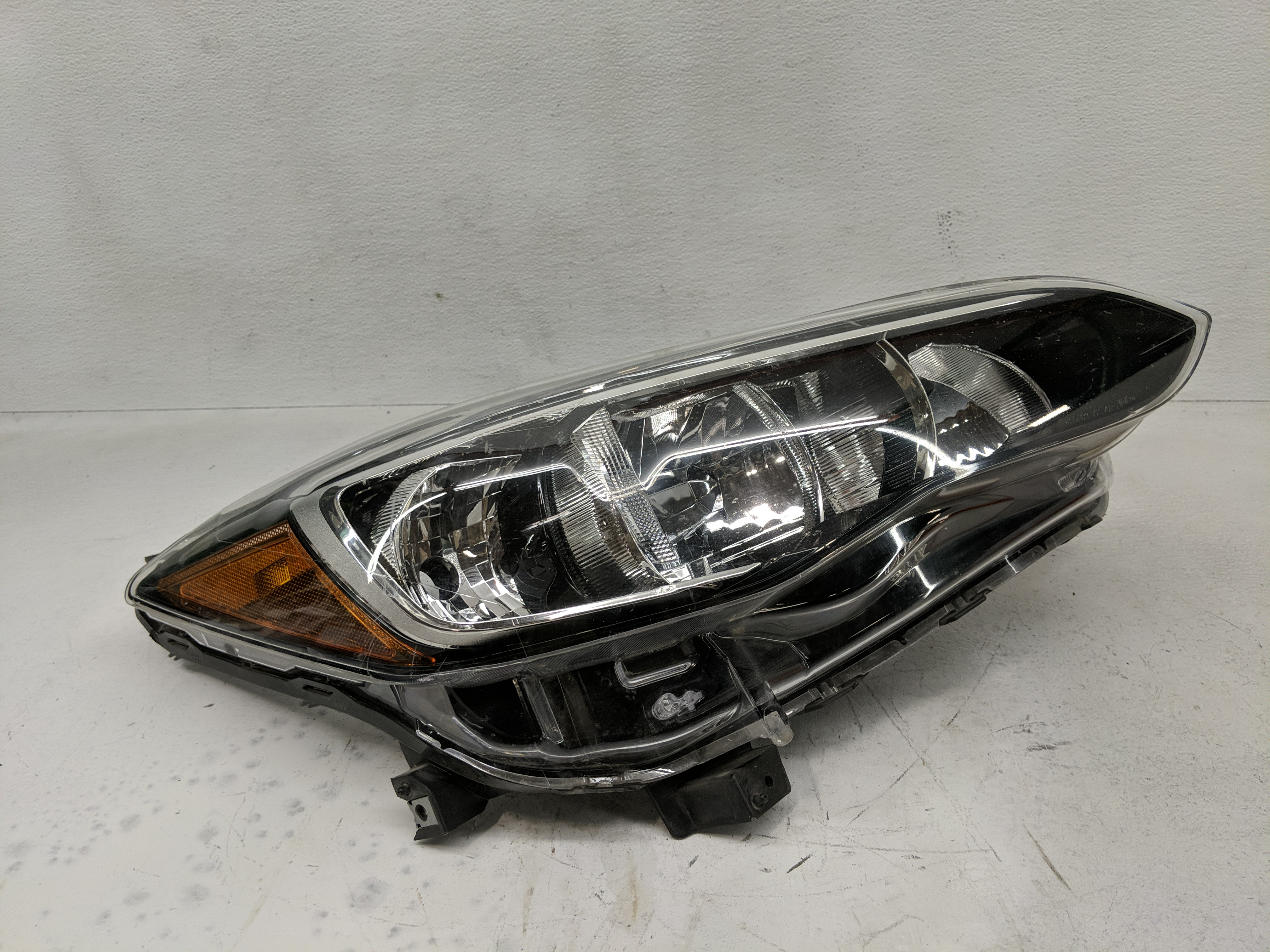 Picture of 2017-2022 Subaru Impreza Passenger Right Oem Head Light Headlight Lamp 1235776