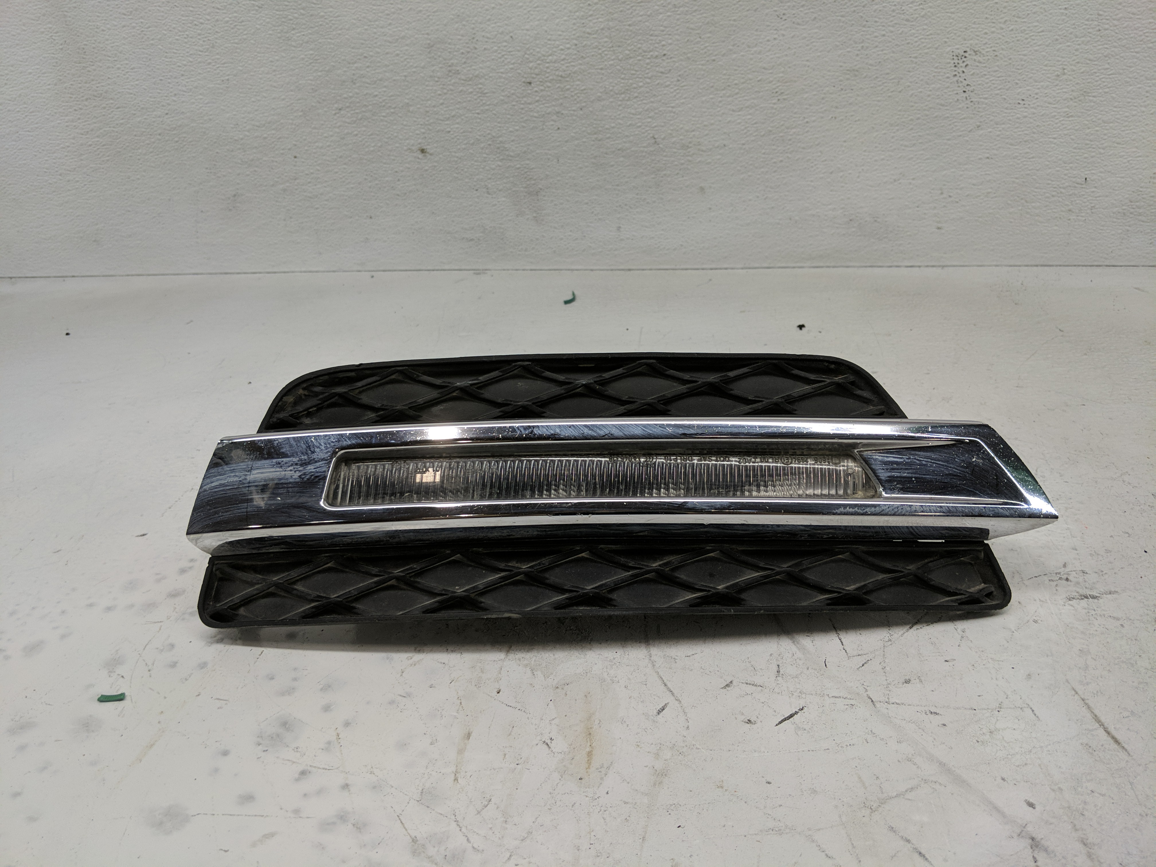 Picture of Mercedes-benz Gl450 Driver Left Oem Fog Light Lamp 1235785