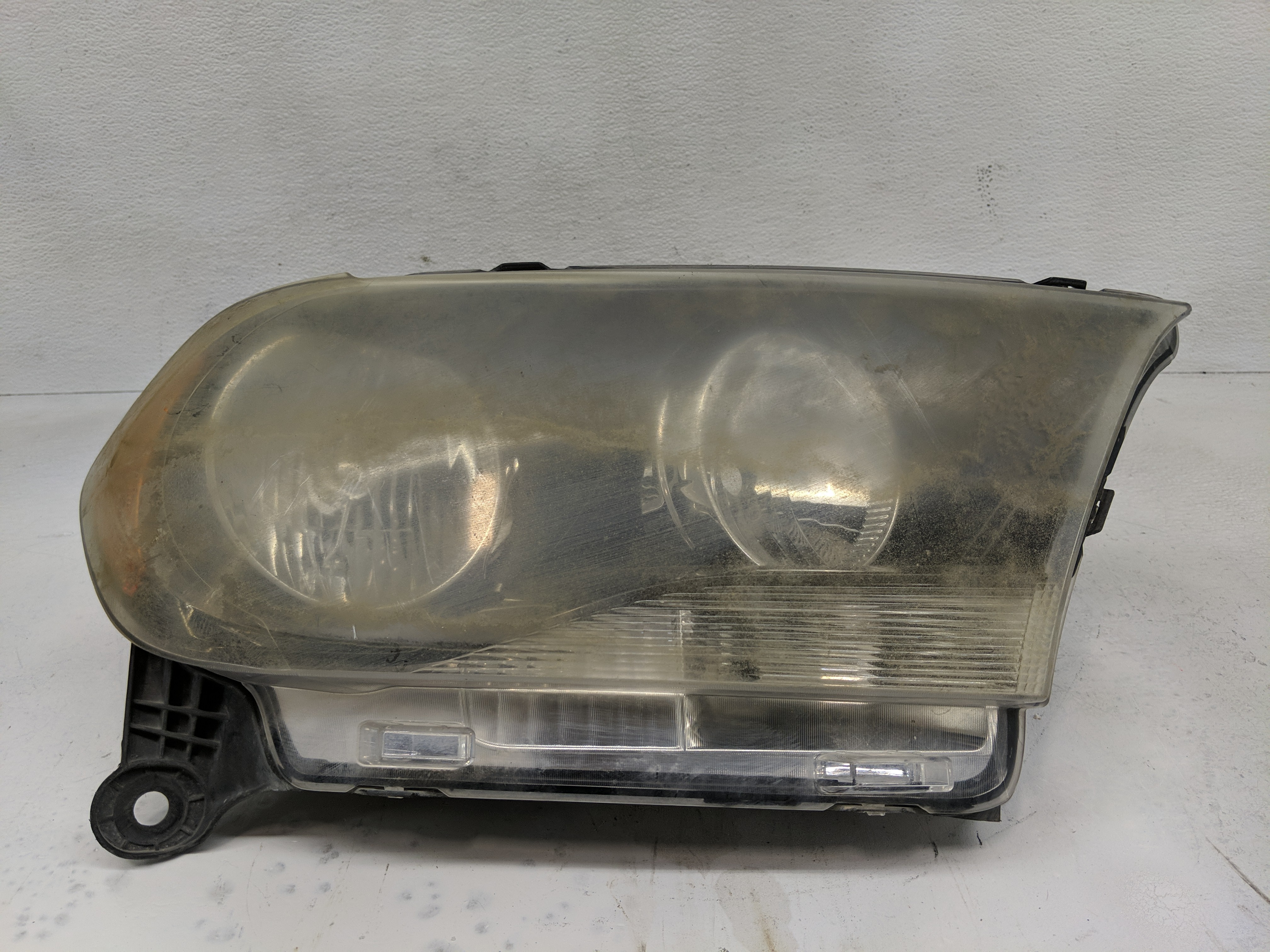 2011-2013 Dodge Durango Passenger Right Oem Head Light Headlight Lamp 1235796 - Oemusedautoparts1.com