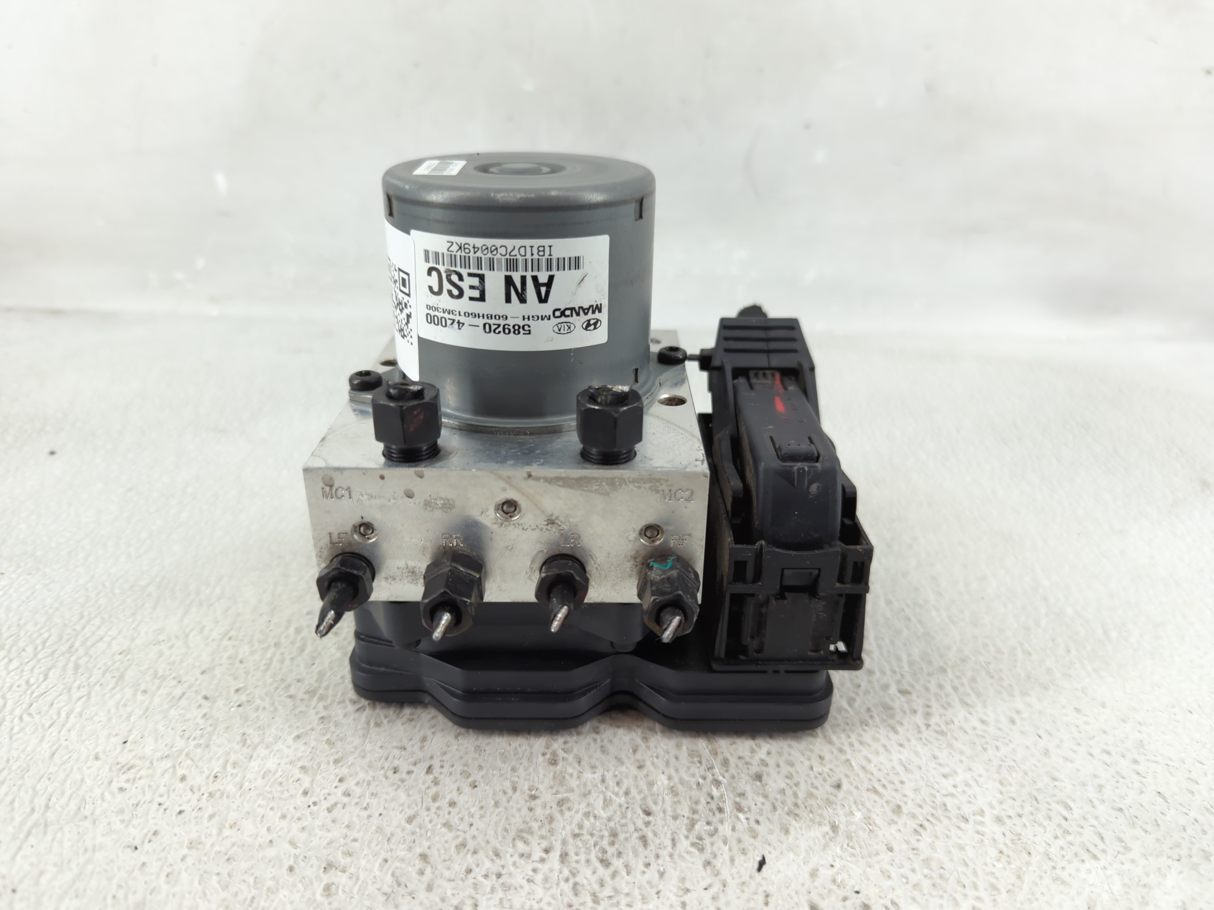 Picture of 2013-2013 Hyundai Santa Fe Abs Pump Control Module 1235952