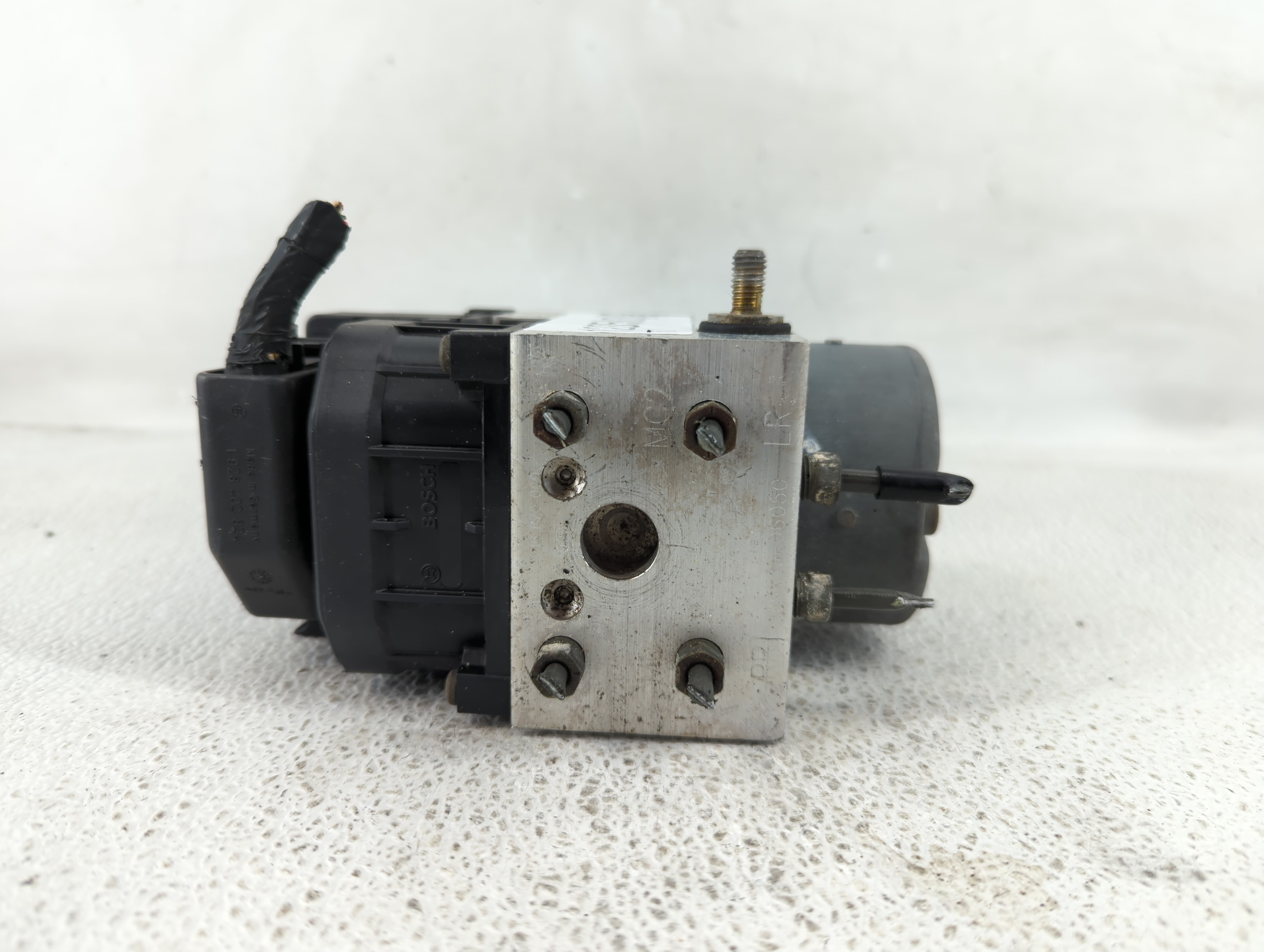 Picture of 2002-2003 Toyota Camry Abs Pump Control Module 1235960
