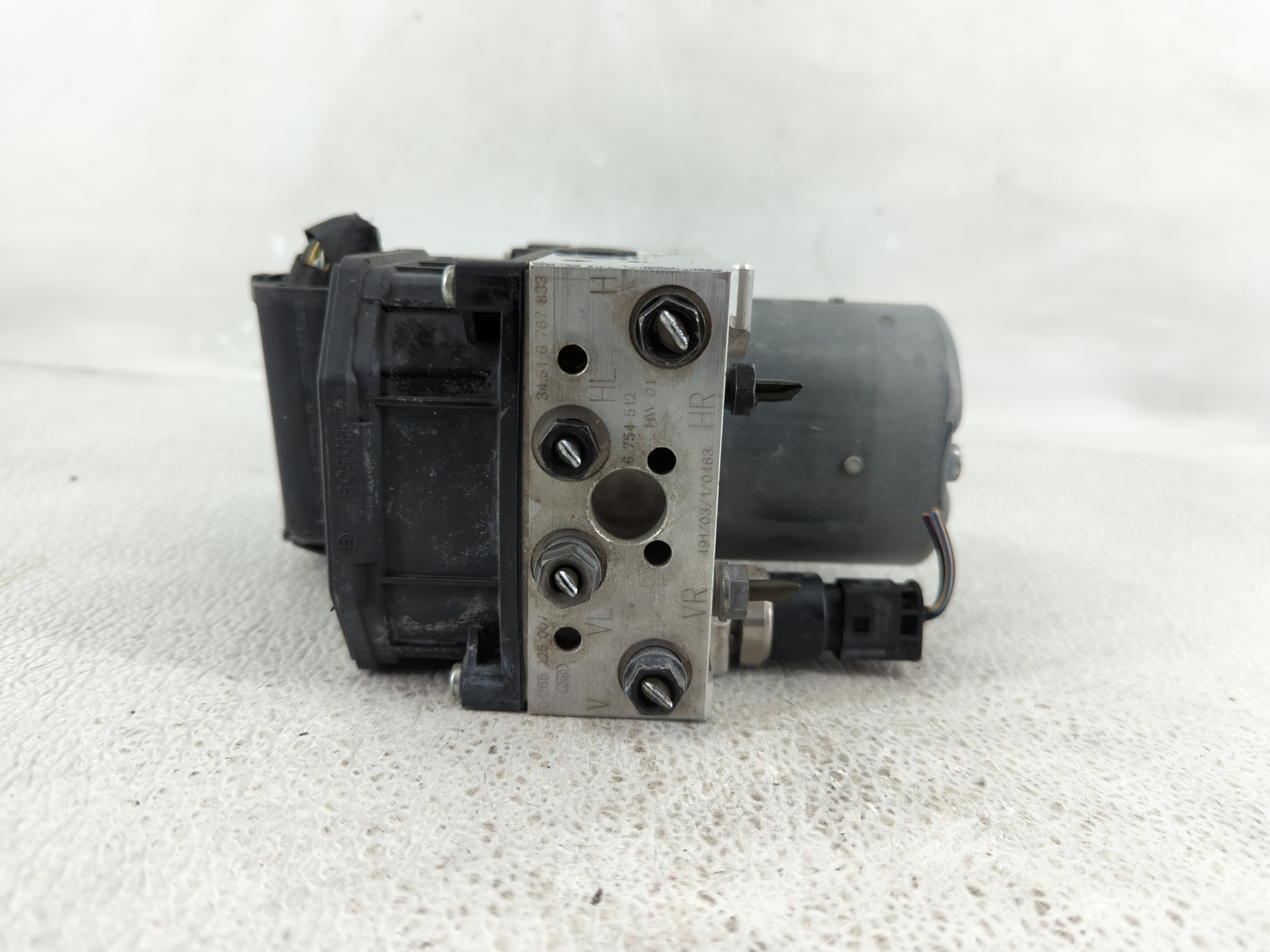 Picture of 2002-2005 Bmw 745i Abs Pump Control Module 1235977