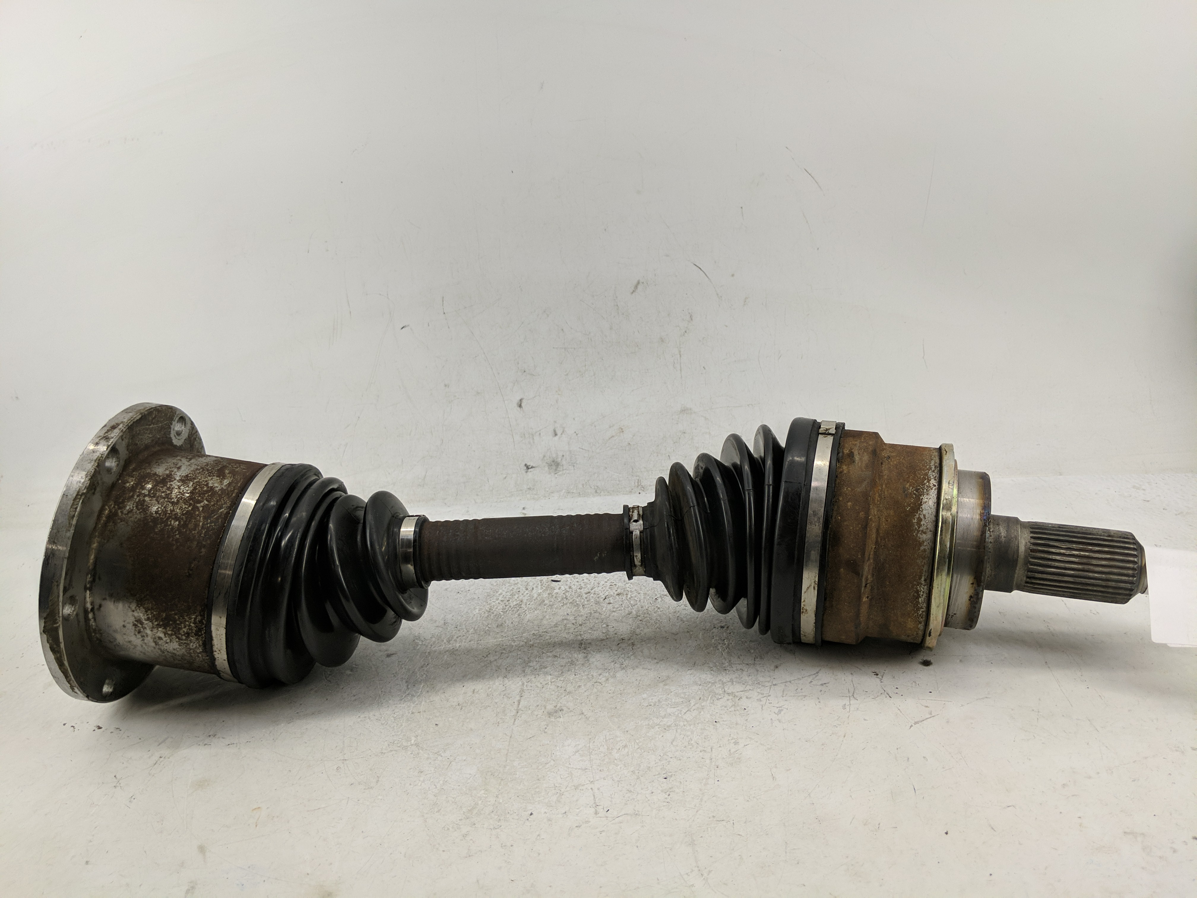 2001-2006 Chevrolet Silverado 3500 Axle Shaft Front Driver Cv C/v 1236094 - Oemusedautoparts1.com