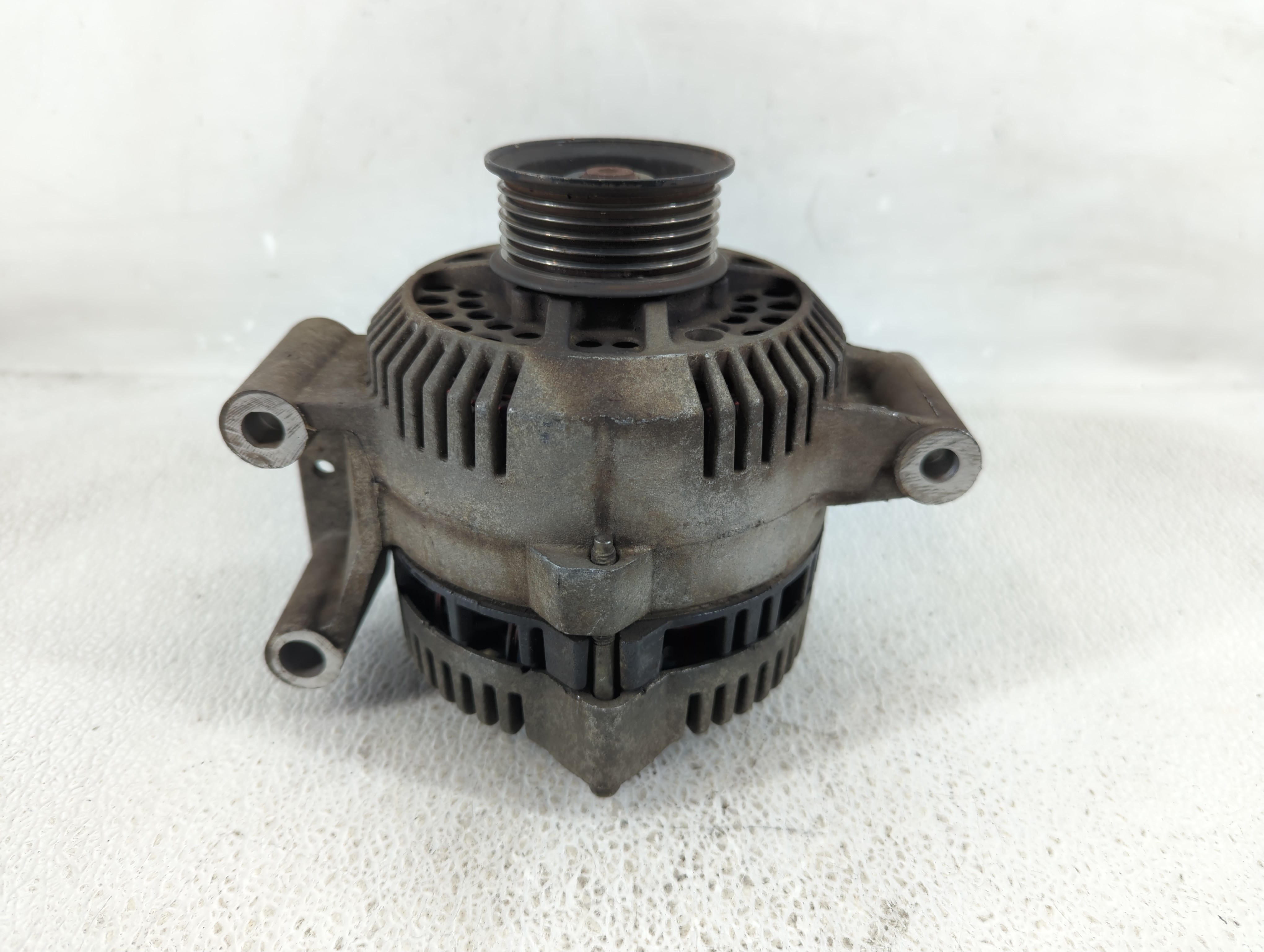 Picture of 2000 Ford Ranger Alternator Generator Charging Assembly Engine Oem 1236169