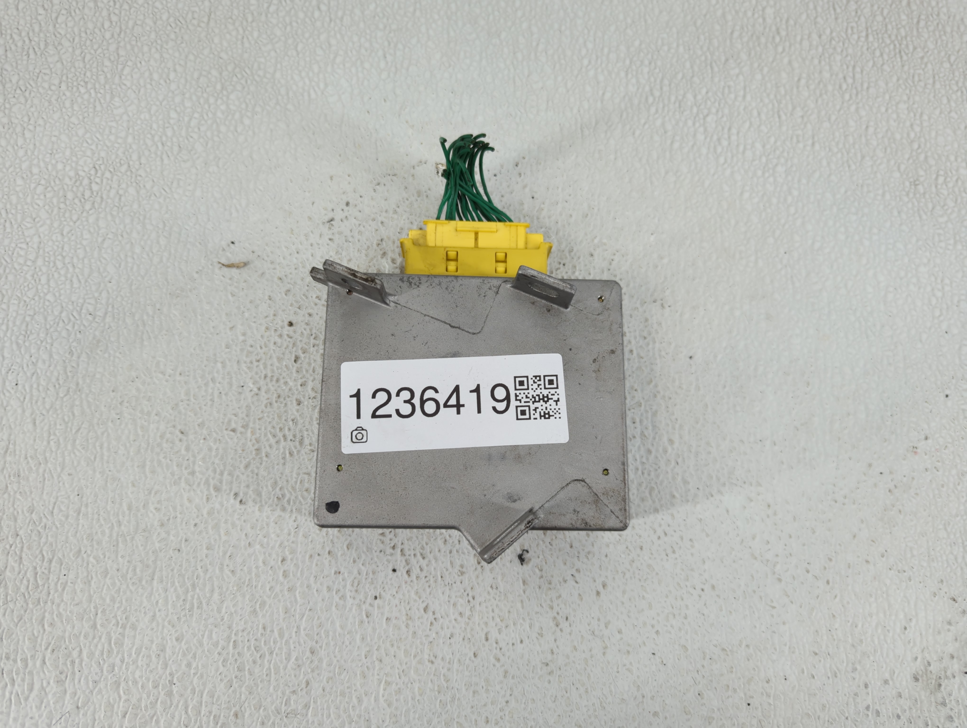 Picture of 1999-2001 Honda Odyssey Chassis Control Module Ccm Bcm Body Control 1236419