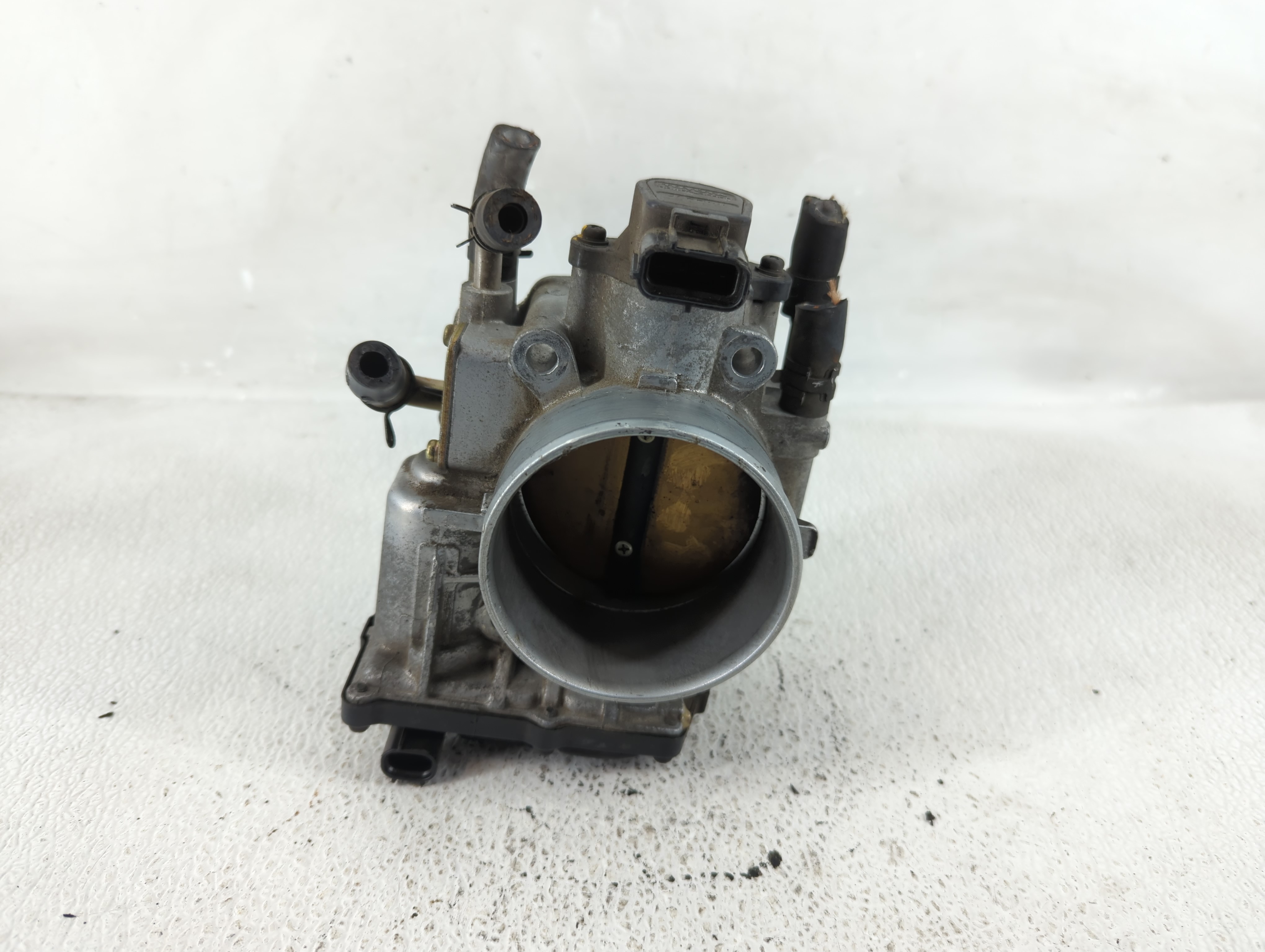 Picture of 2001-2004 Lexus Ls430 Throttle Body 1236423