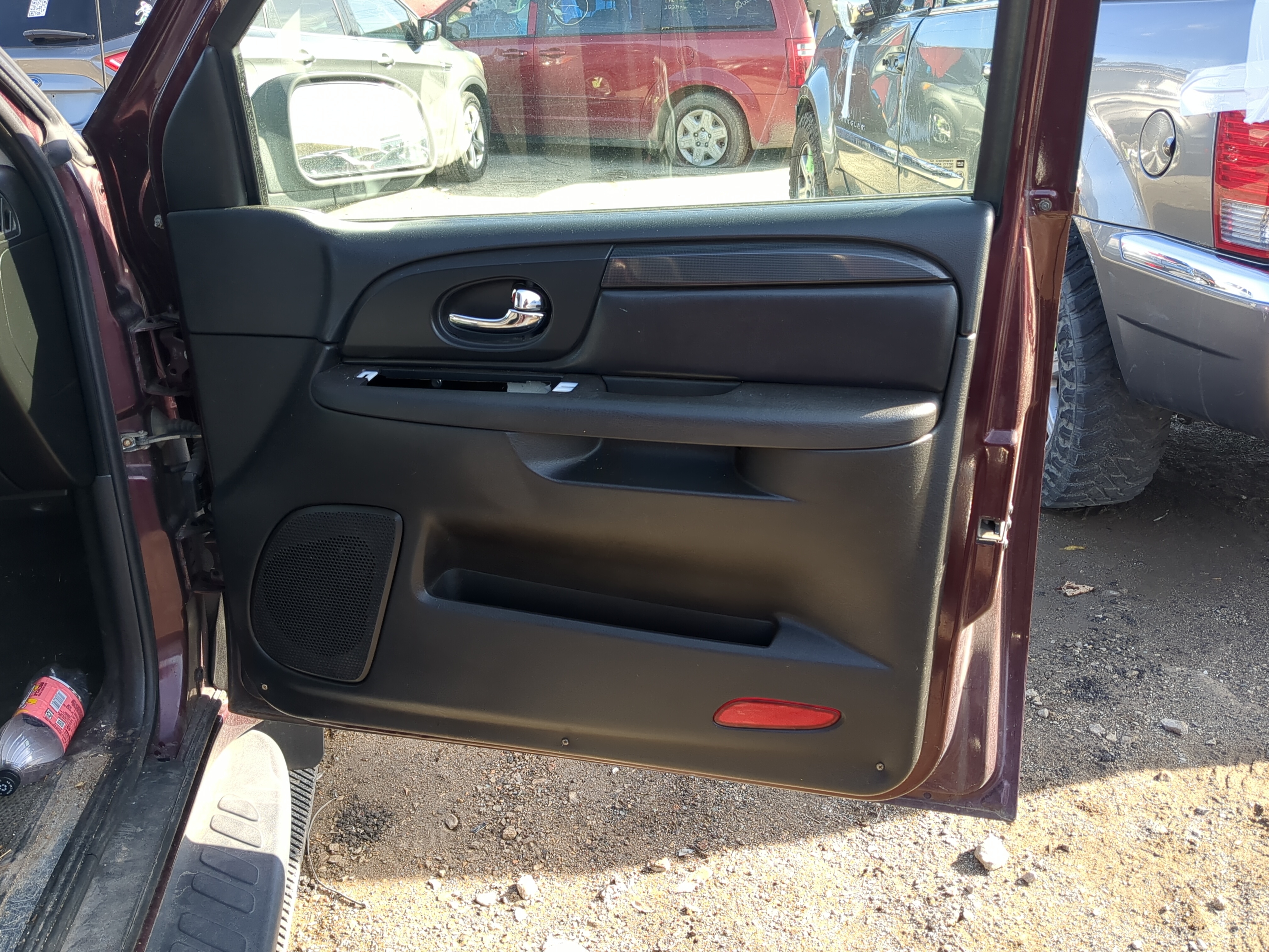 Picture of 2006 Gmc Envoy Xl Front Right Passenger Interior Door Panel Trim 1236517