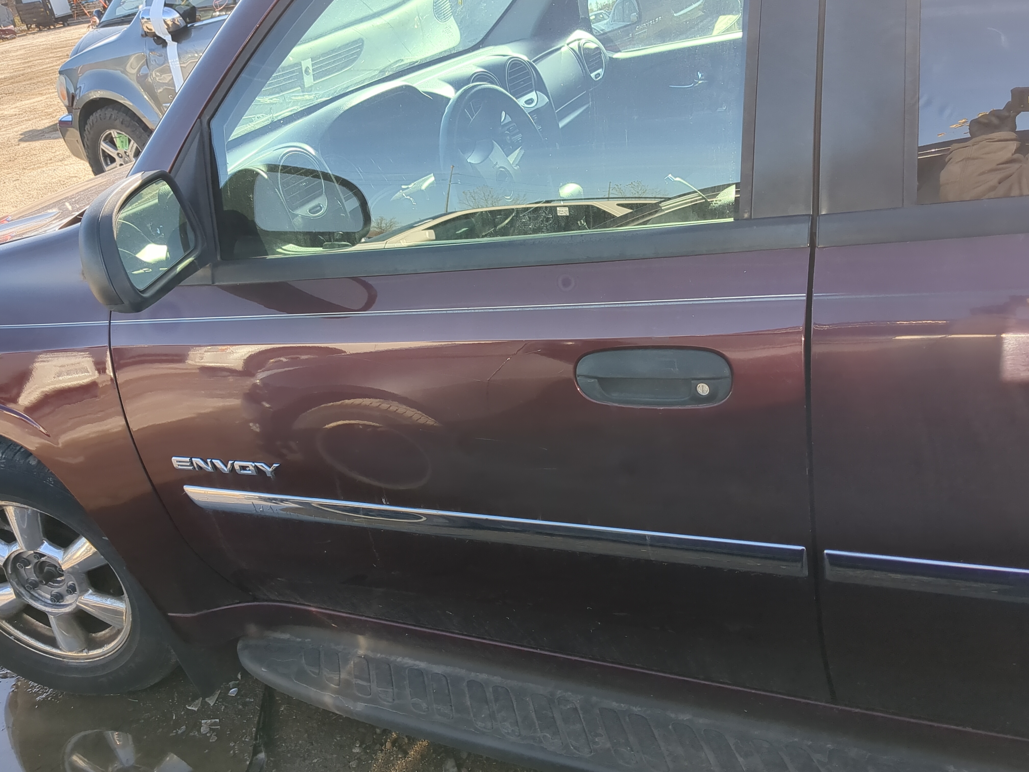 2004-2006 Gmc Envoy Xl Driver Front Door Oem 1236558 - Oemusedautoparts1.com