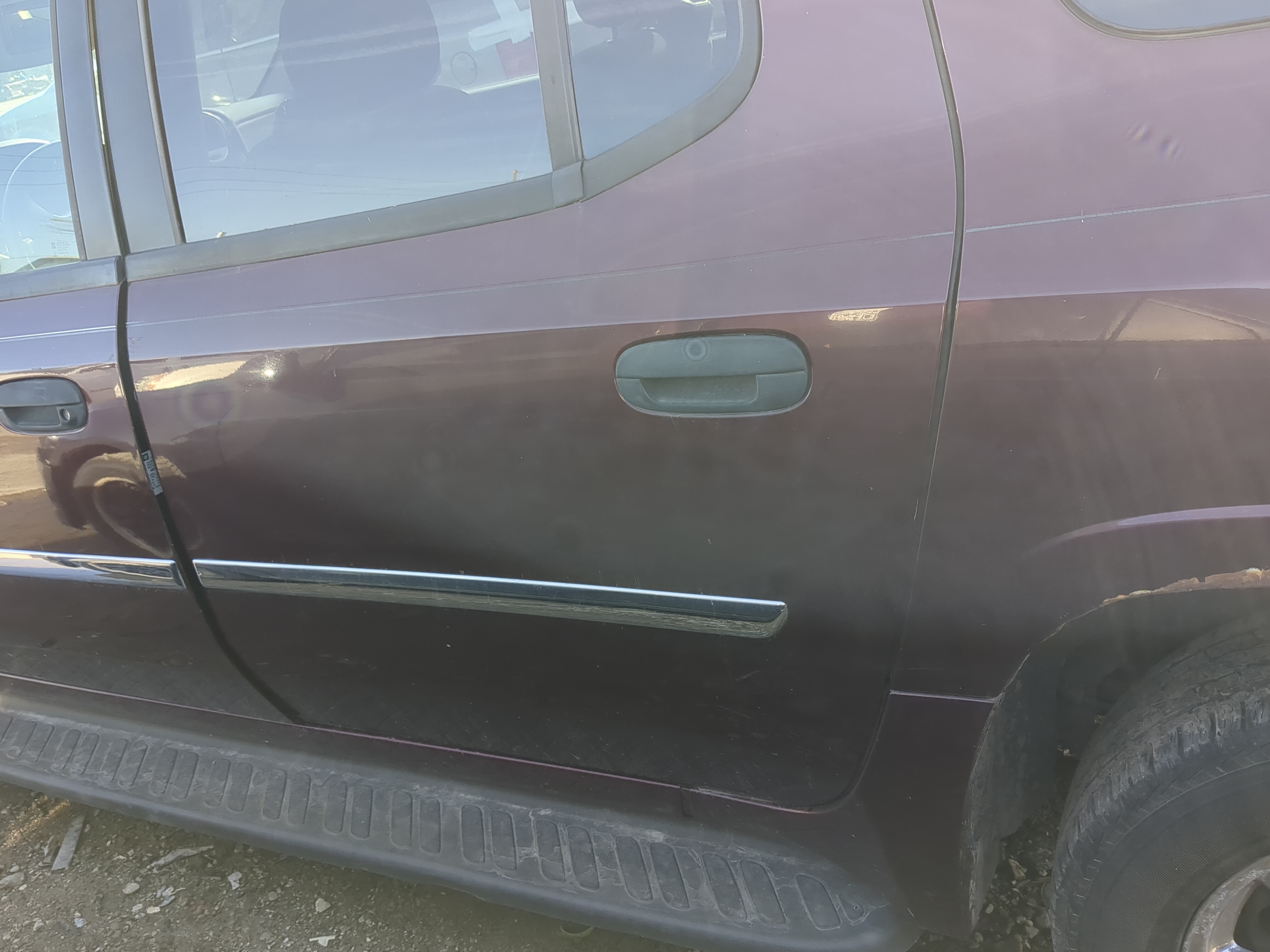 Picture of 2005-2006 Gmc Envoy Xl Driver Rear Door Oem 1236641