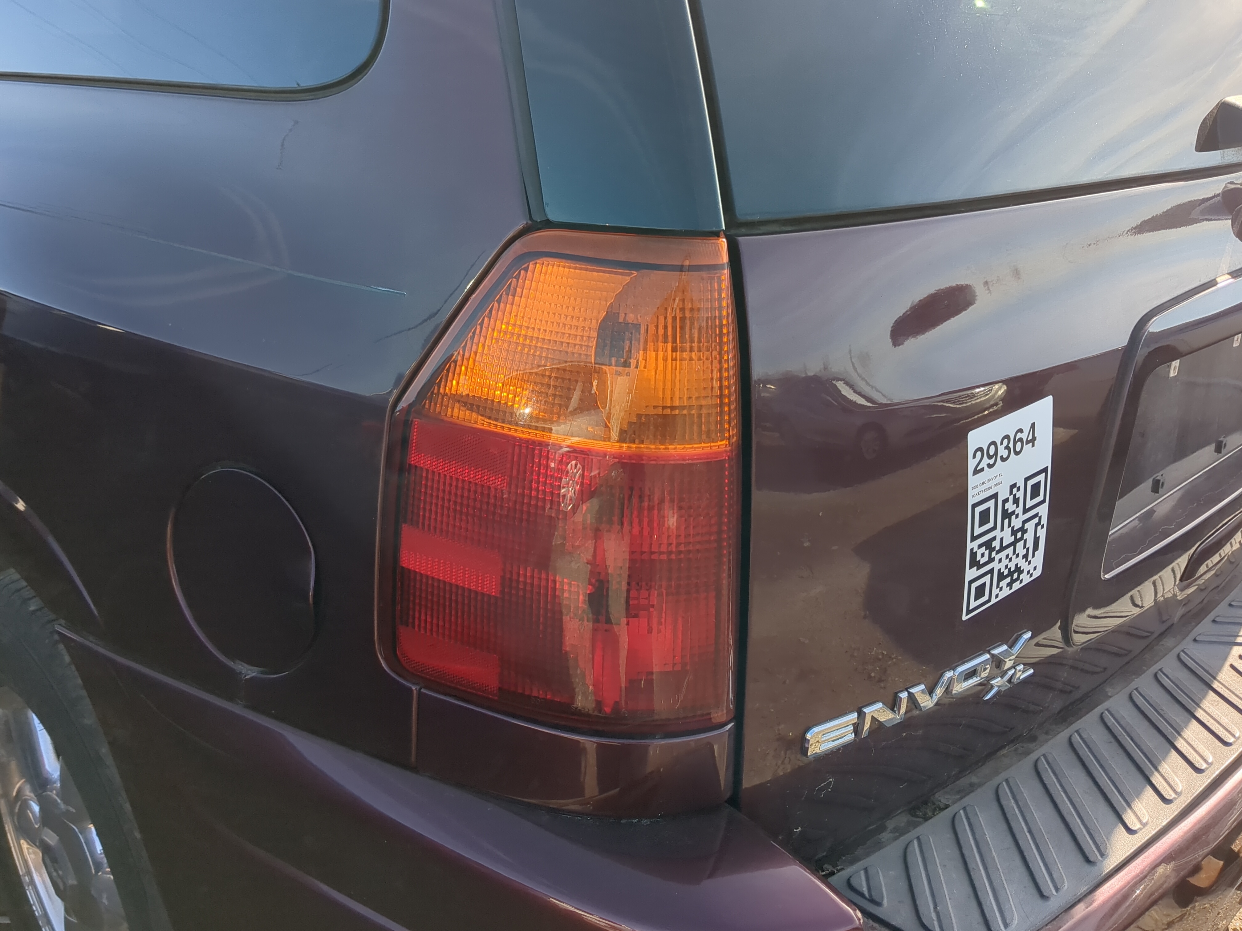 2002-2006 Gmc Envoy Xl Driver Left Side Tail Light Taillight Oem 1236659 - Oemusedautoparts1.com