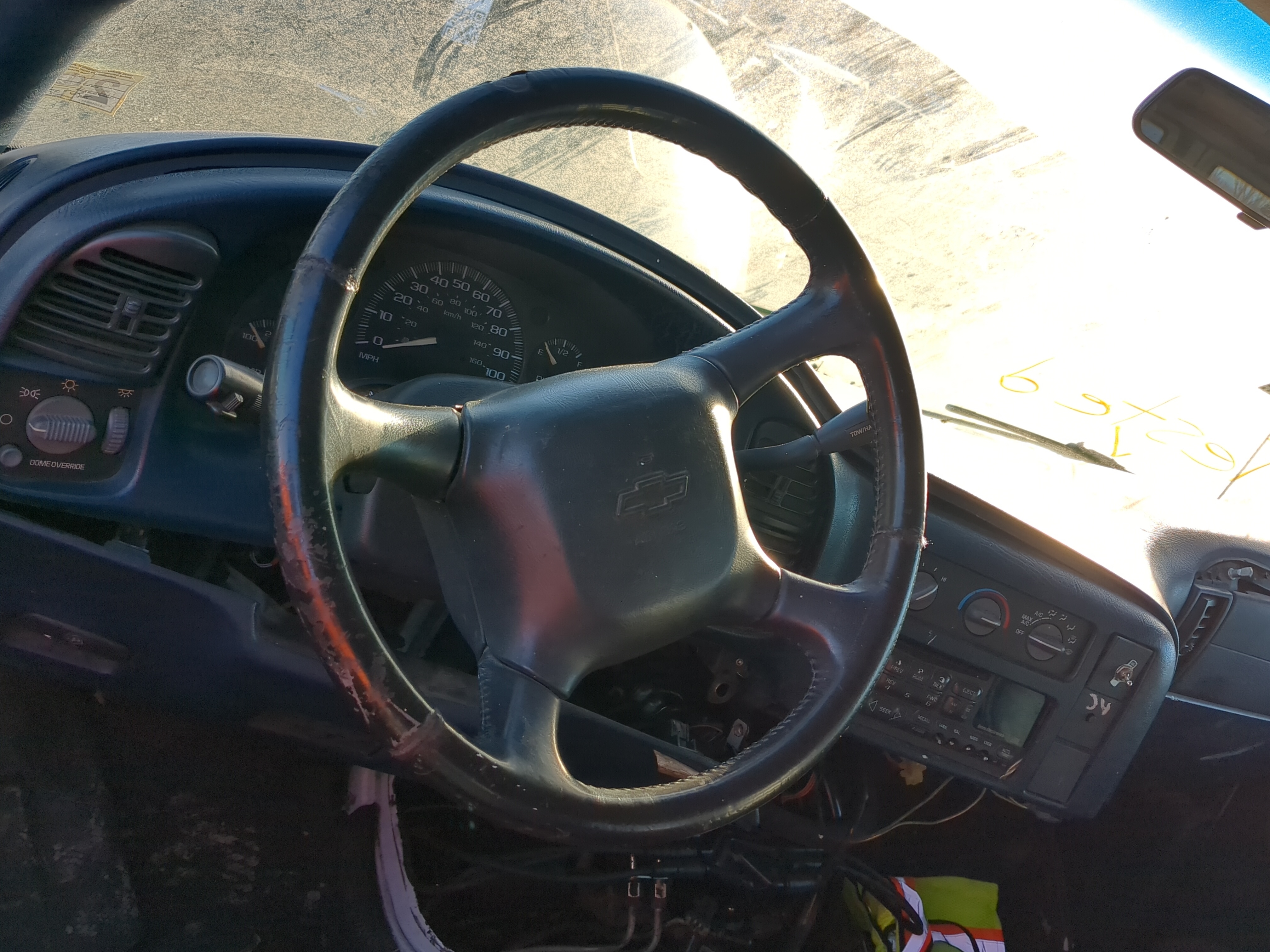 2000-2003 Chevrolet Astro Air Bag Driver Left Steering Wheel Mounted 1237127 - Oemusedautoparts1.com