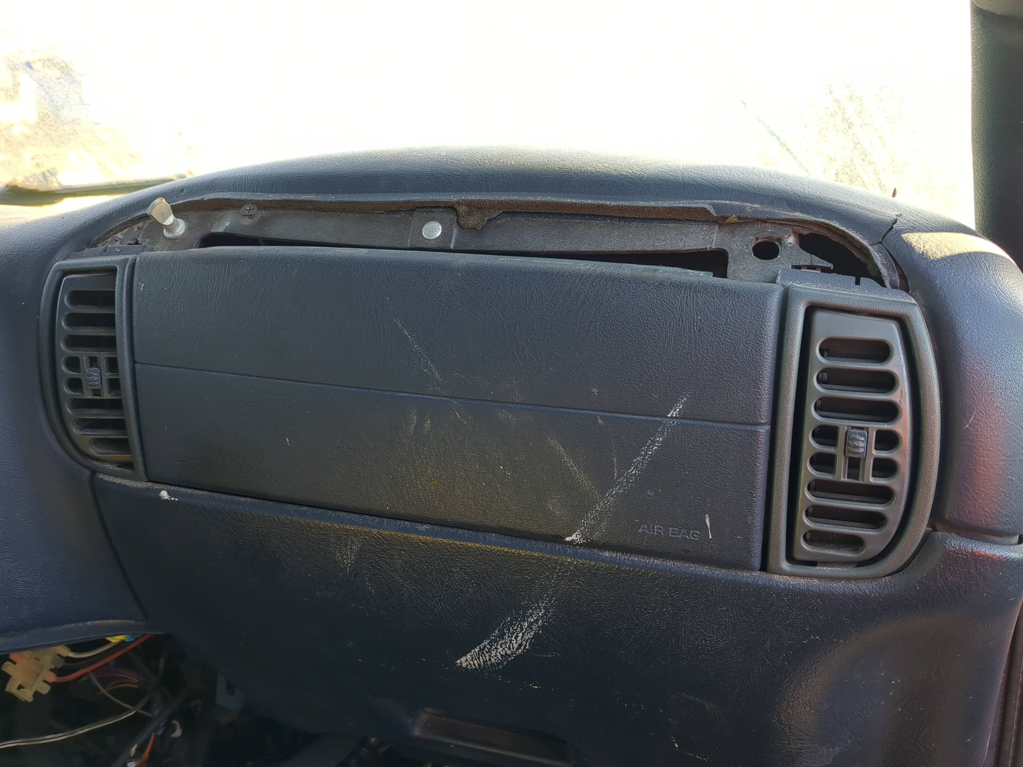 2002-2005 Chevrolet Astro Air Bag Passenger Right Dashboard Oem 1237128 - Oemusedautoparts1.com