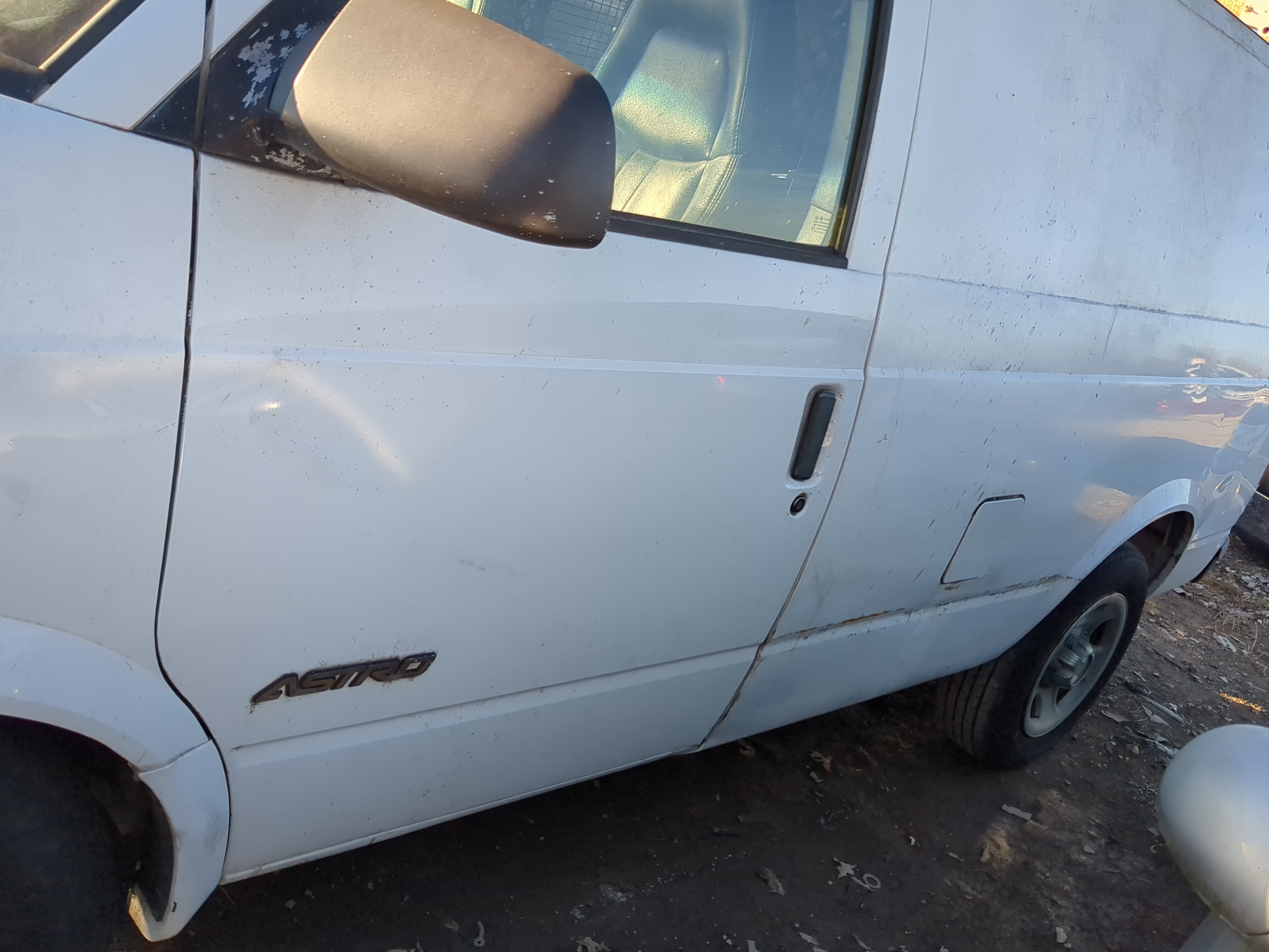 1994-2005 Chevrolet Astro Driver Front Door Oem 1237151 - Oemusedautoparts1.com