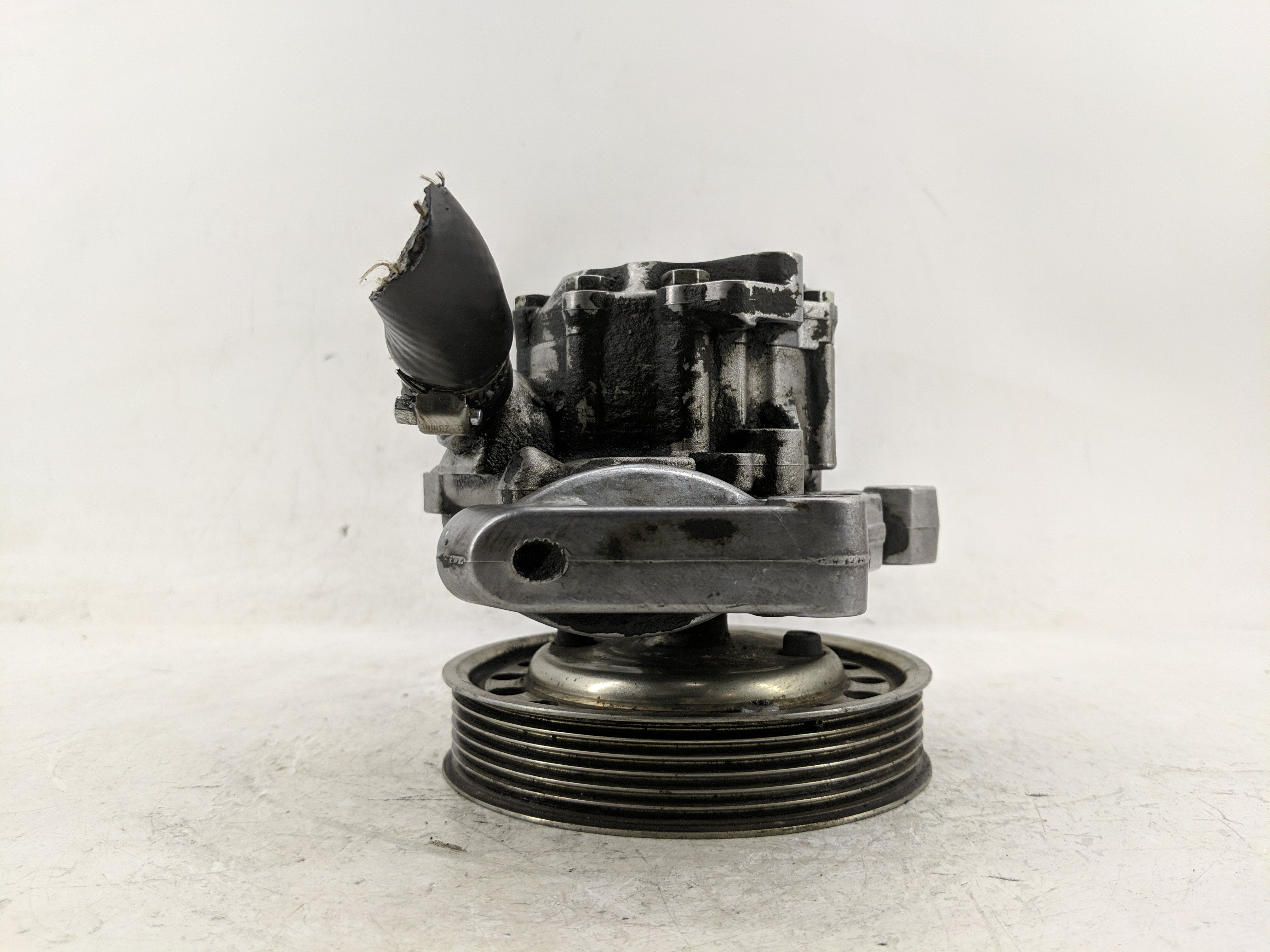 Picture of 2007-2010 Volvo S80 Power Steering Column Pump Oem 1237220